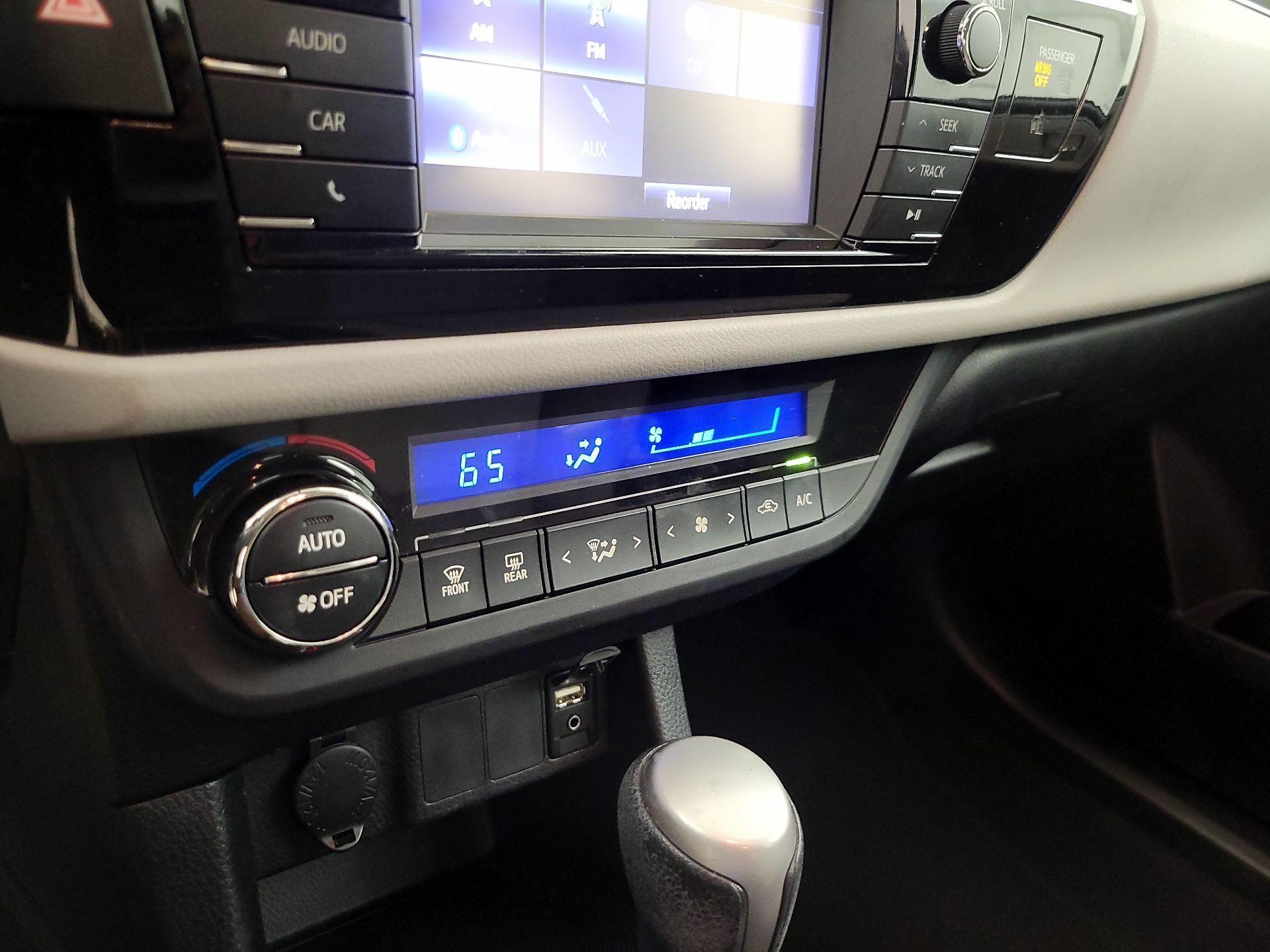 Thumbnail: 2015 Toyota Corolla - 16