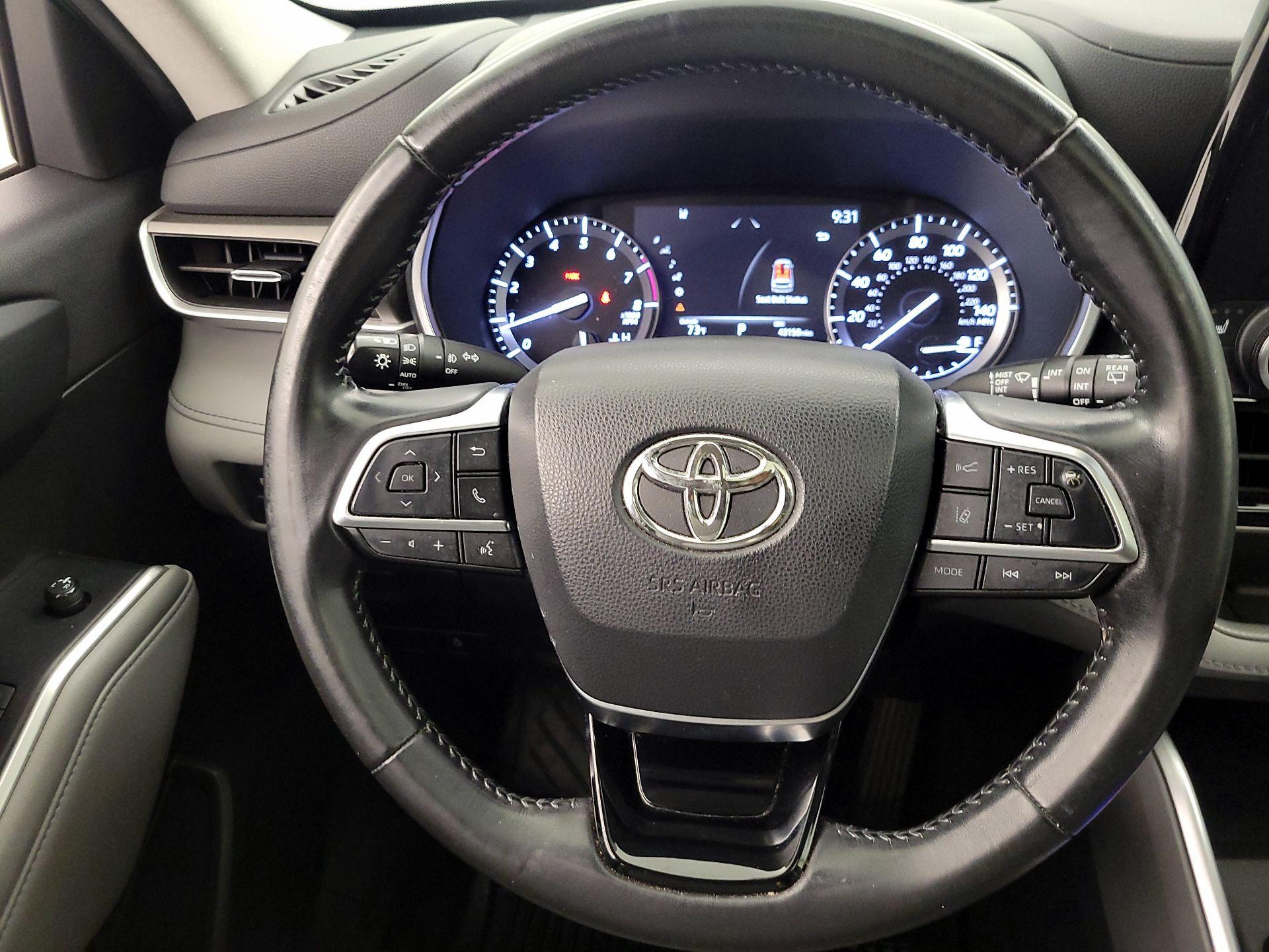 Thumbnail: 2021 Toyota Highlander - 10