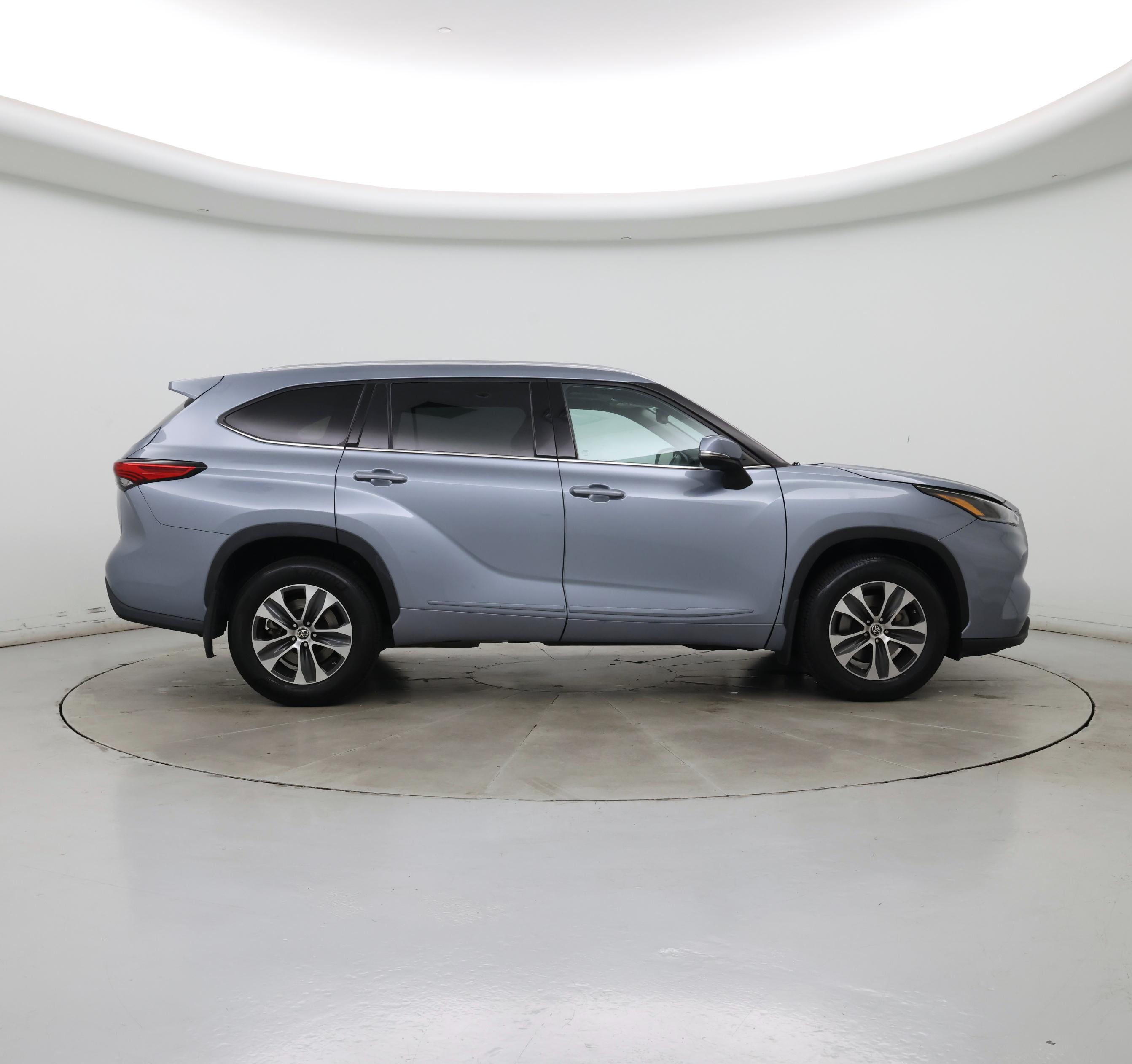 Thumbnail: 2021 Toyota Highlander - 7