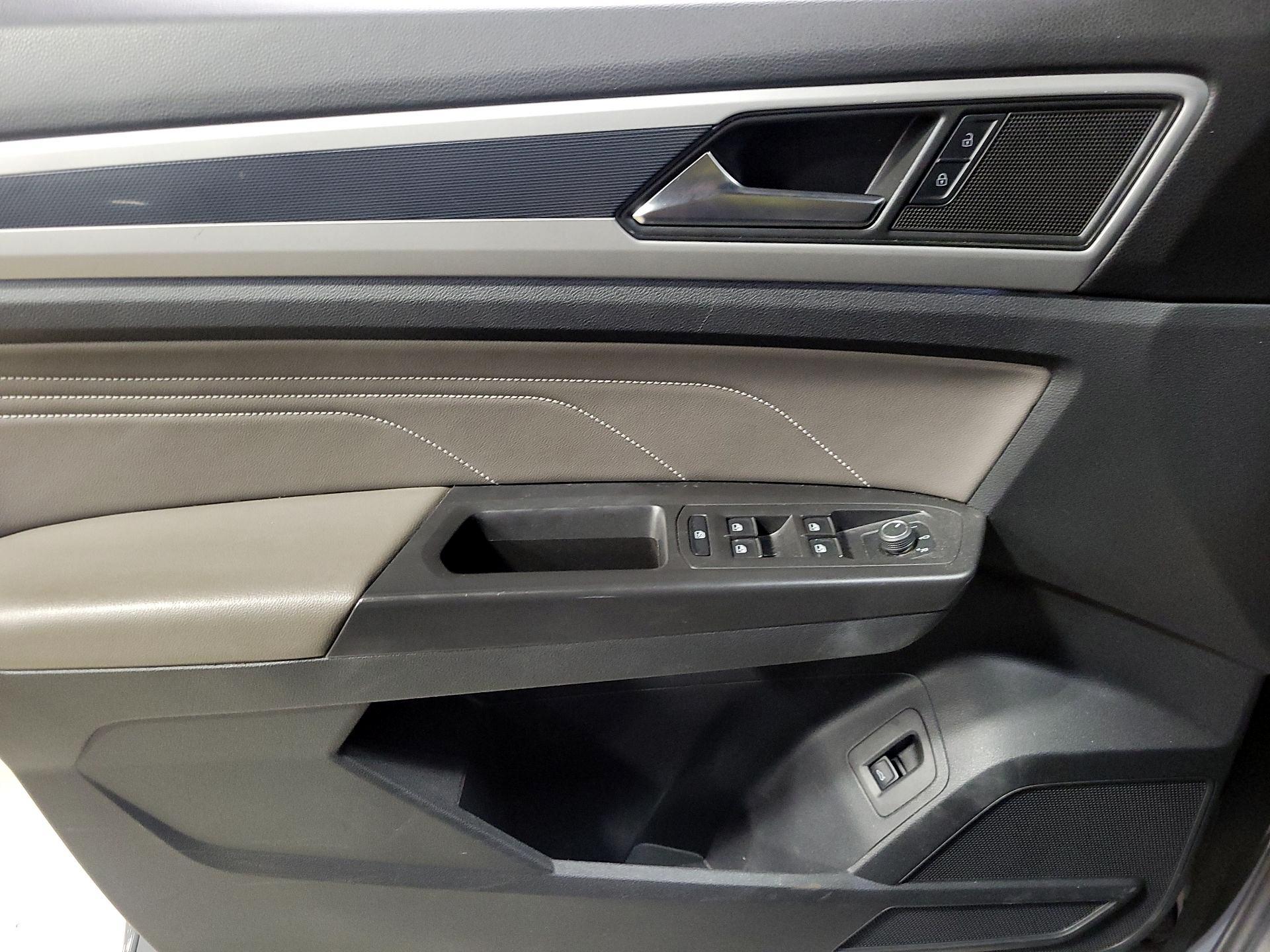 Thumbnail: 2023 Volkswagen Atlas - 12