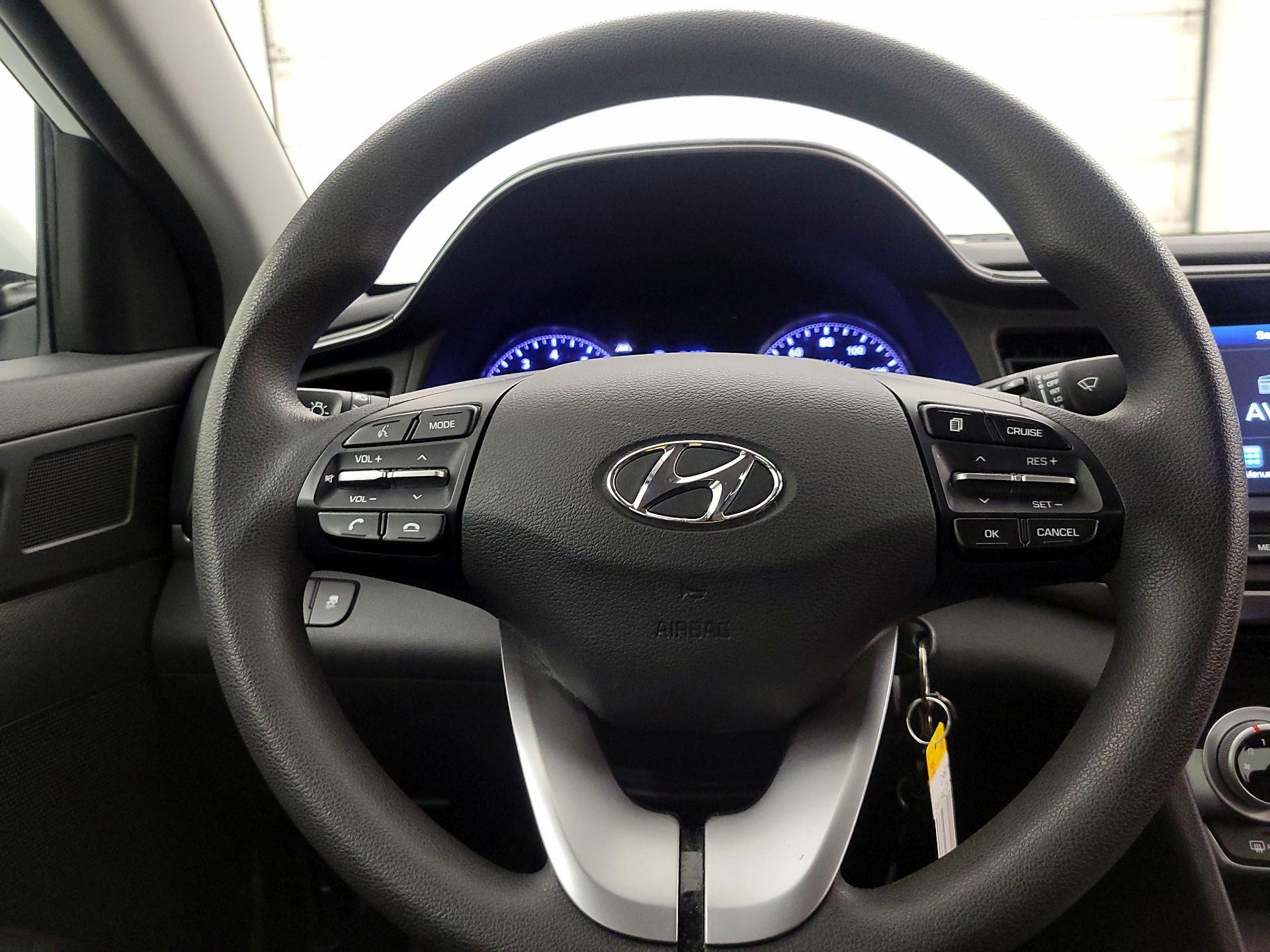 Thumbnail: 2019 Hyundai Elantra - 10