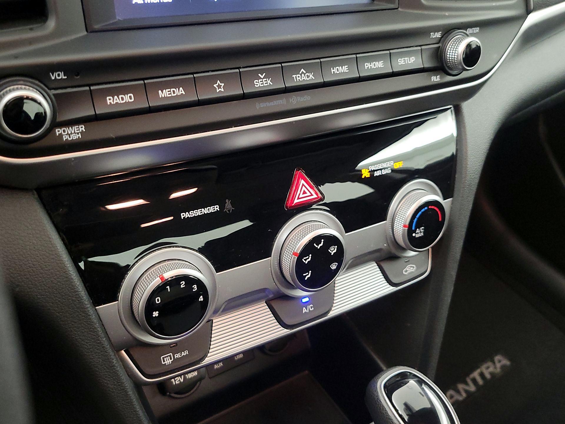 Thumbnail: 2019 Hyundai Elantra - 16