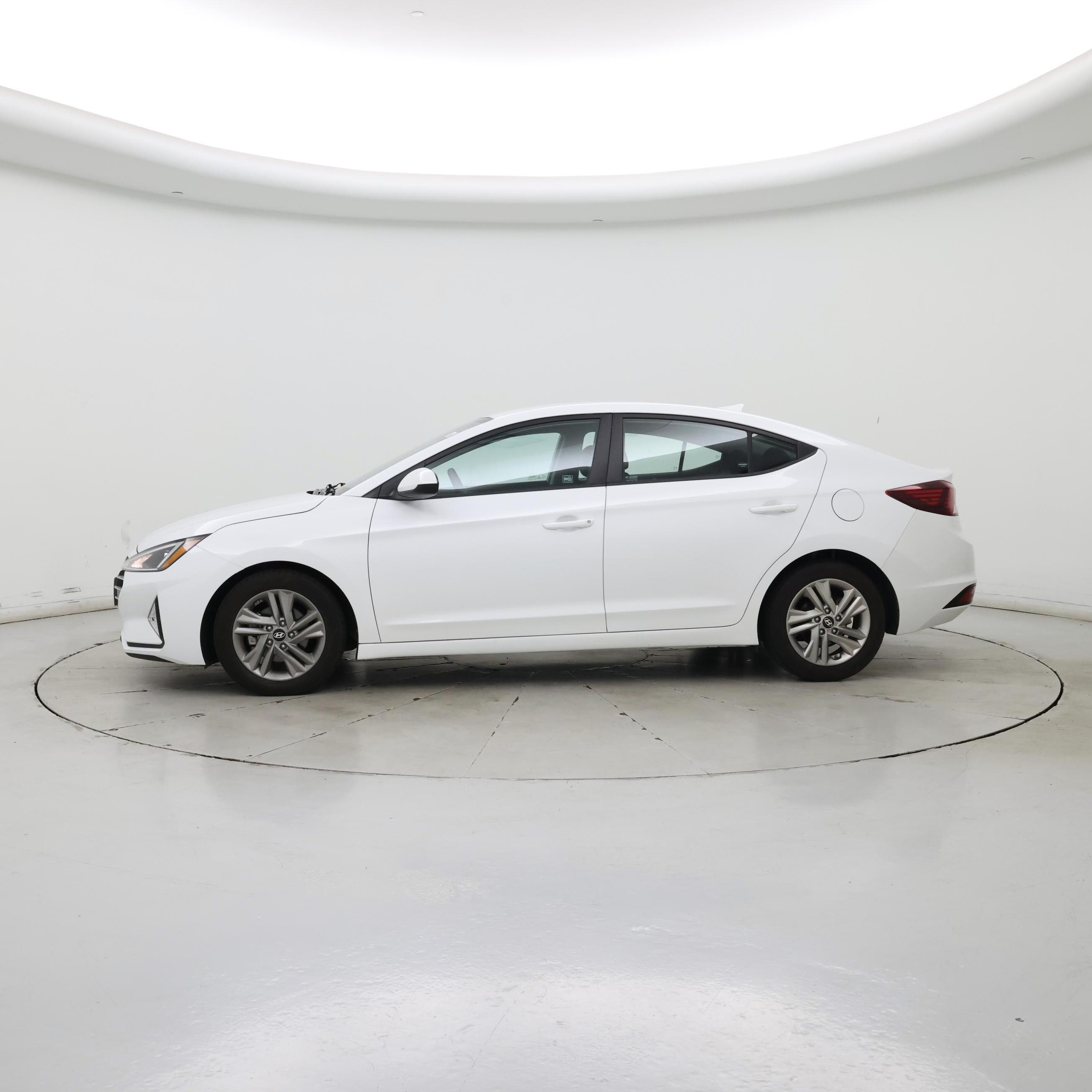 Thumbnail: 2019 Hyundai Elantra - 3