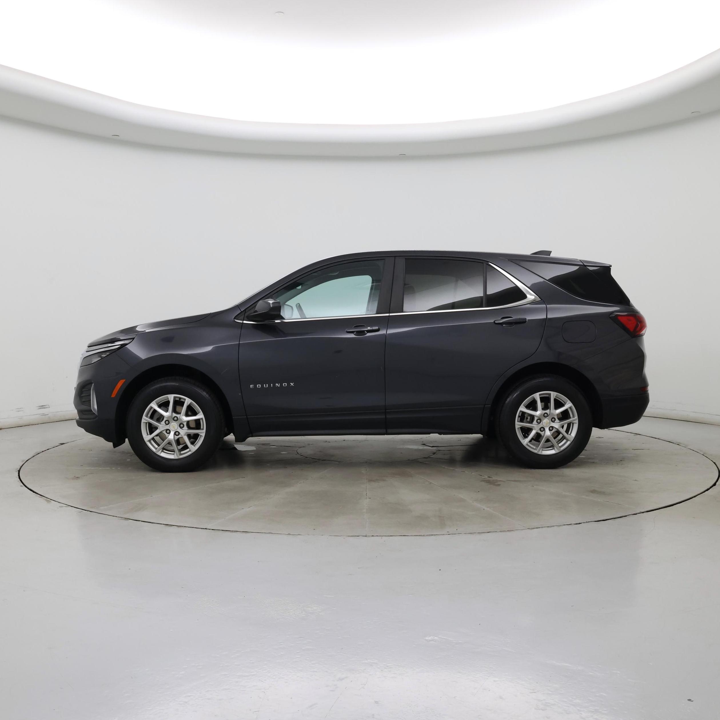 Thumbnail: 2022 Chevrolet Equinox - 3