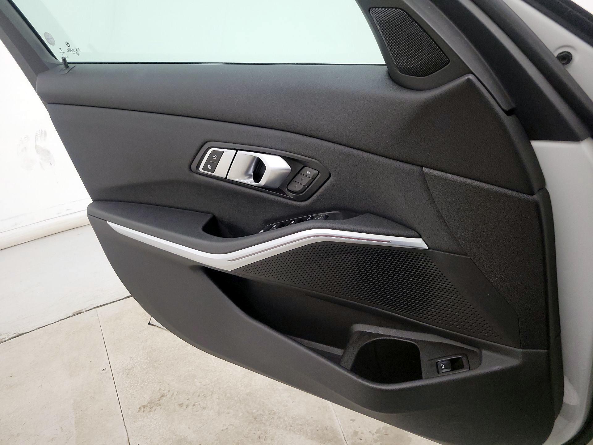 Thumbnail: 2020 BMW 3 Series - 12