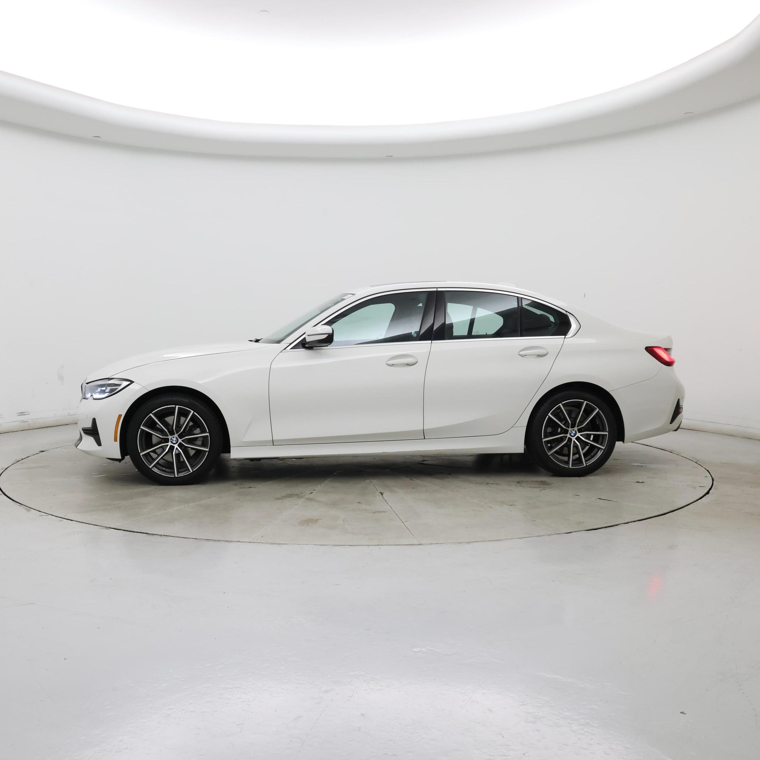 Thumbnail: 2020 BMW 3 Series - 3