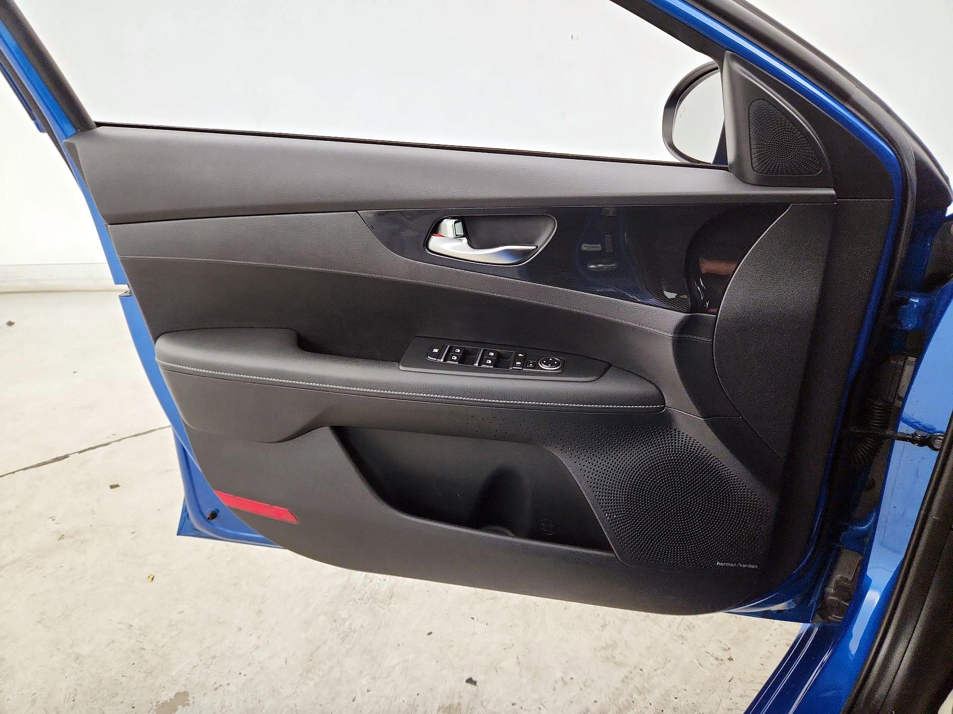 Thumbnail: 2023 Kia Forte - 12