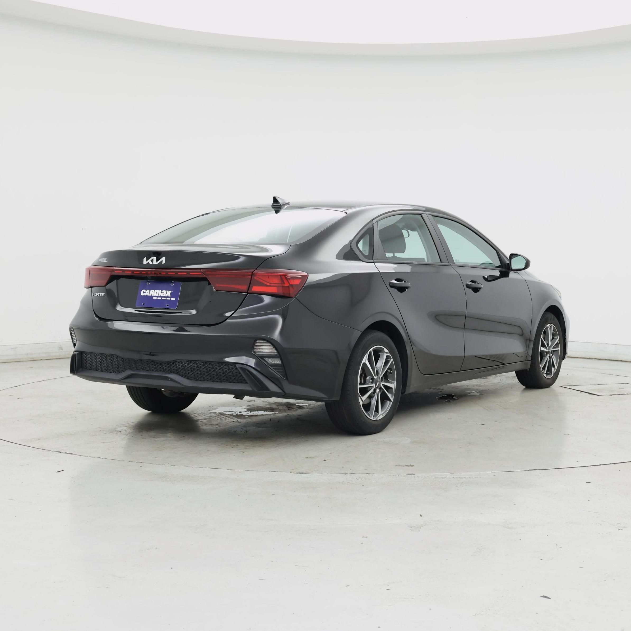 Thumbnail: 2022 Kia Forte - 8