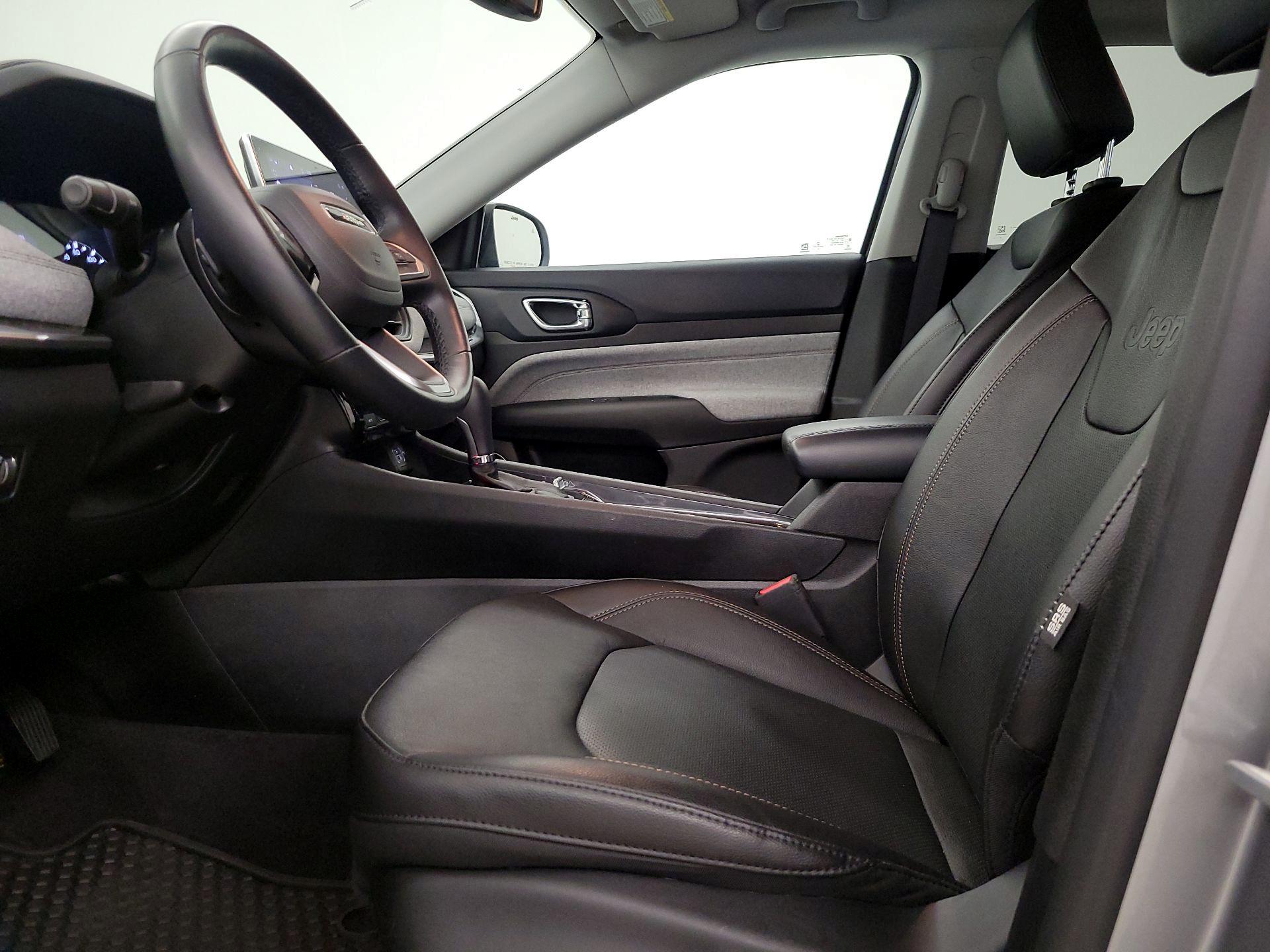 Thumbnail: 2022 Jeep Compass - 11