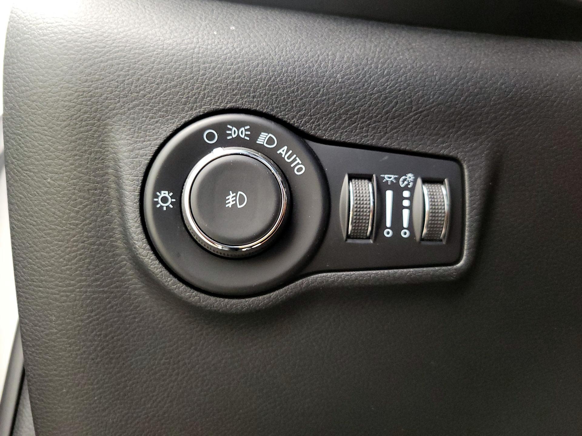 Thumbnail: 2022 Jeep Compass - 13
