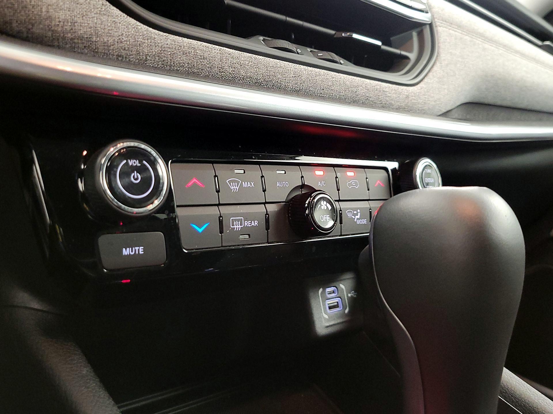 Thumbnail: 2022 Jeep Compass - 16