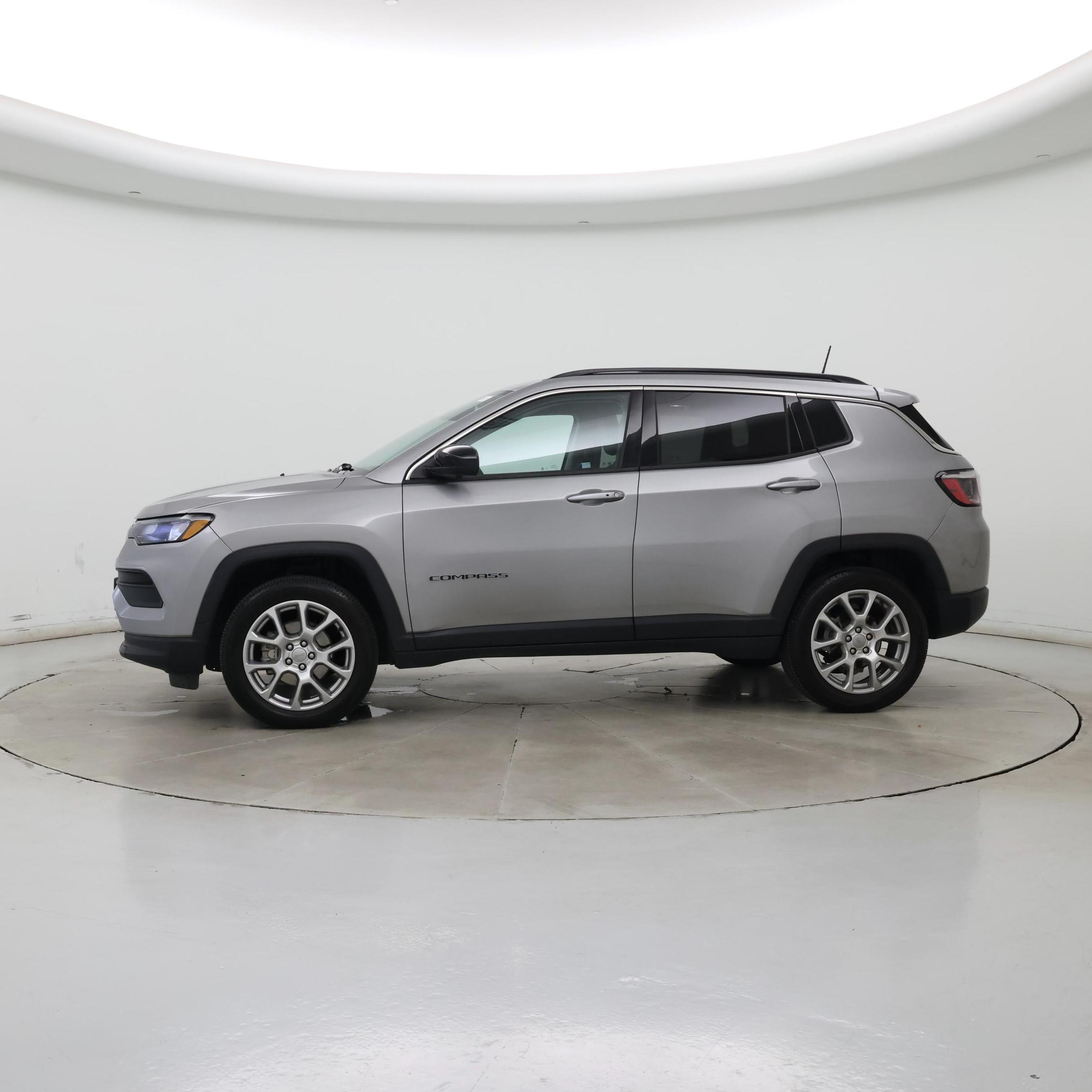 Thumbnail: 2022 Jeep Compass - 3