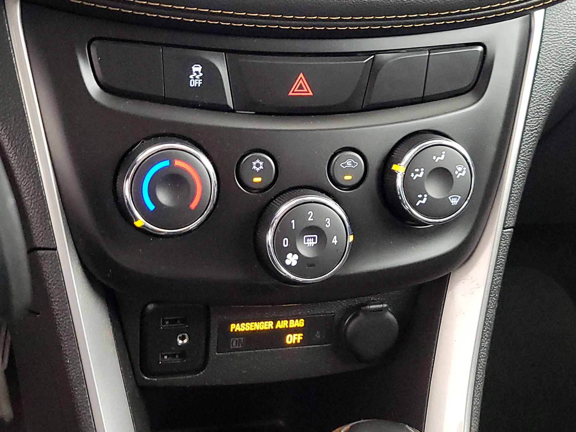 Thumbnail: 2020 Chevrolet Trax - 16