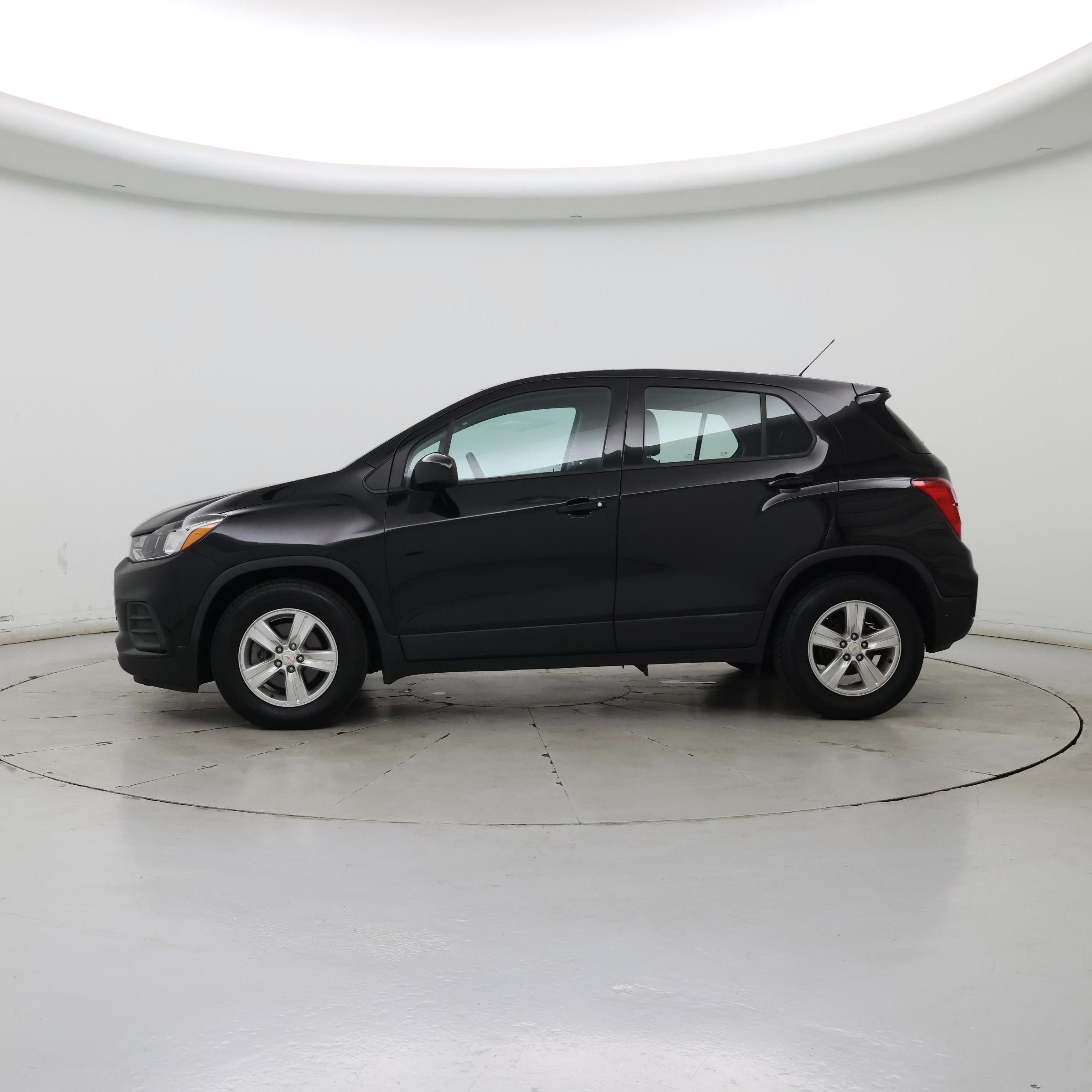 Thumbnail: 2020 Chevrolet Trax - 3