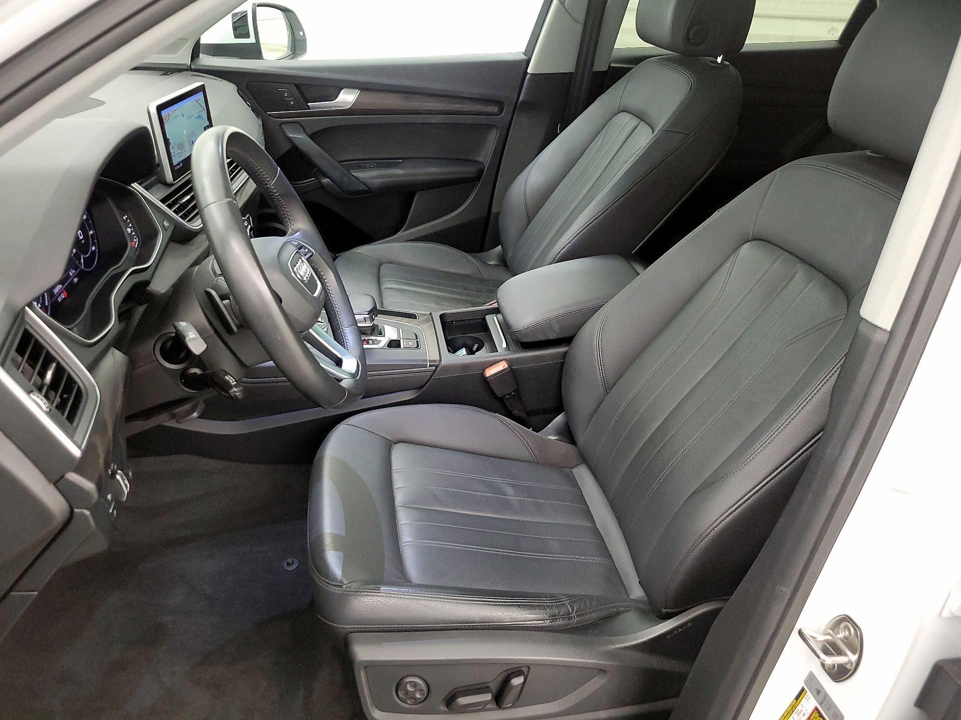Thumbnail: 2020 Audi Q5 - 11