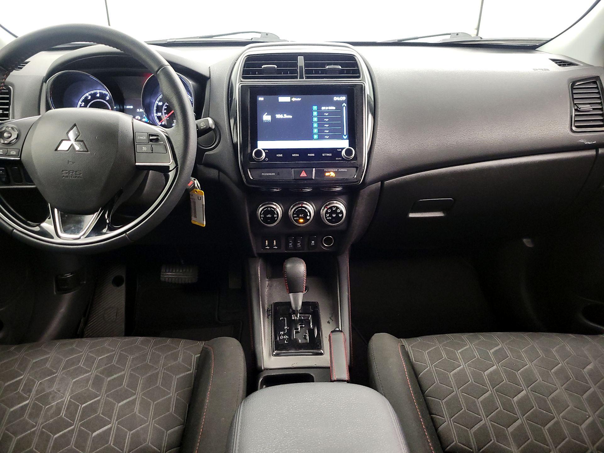 Thumbnail: 2023 Mitsubishi Outlander Sport - 9