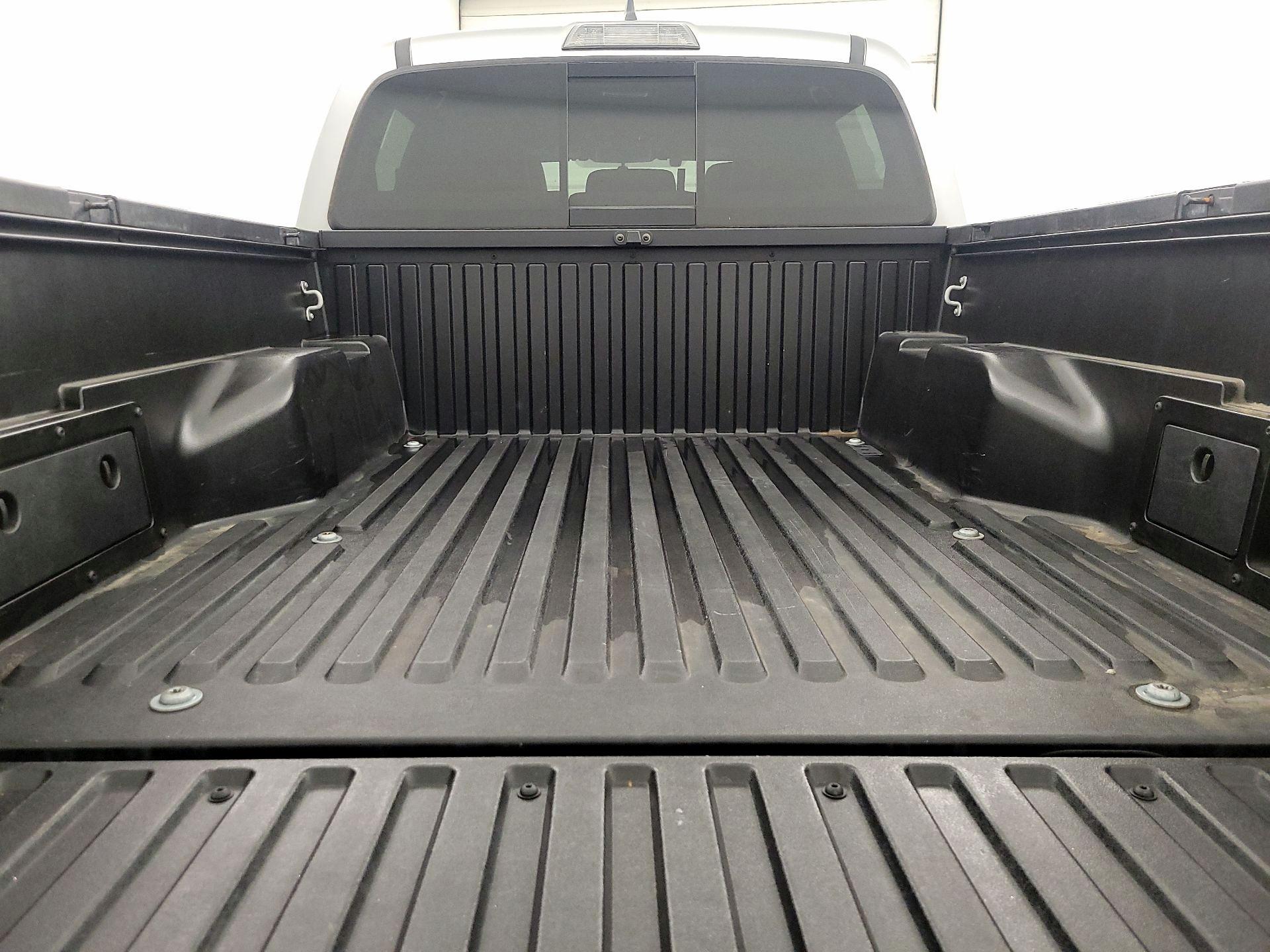 Thumbnail: 2017 Toyota Tacoma - 20