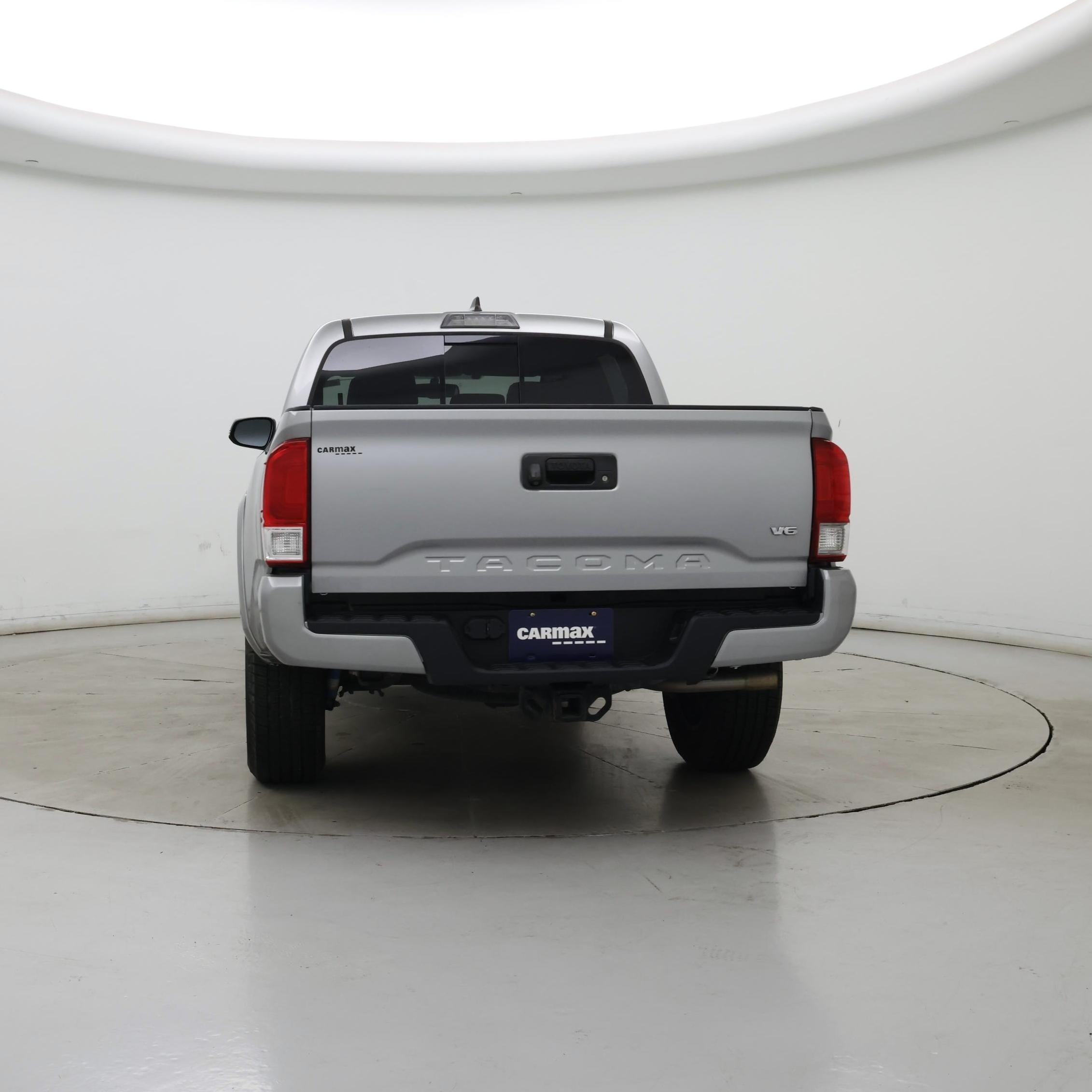 Thumbnail: 2017 Toyota Tacoma - 6