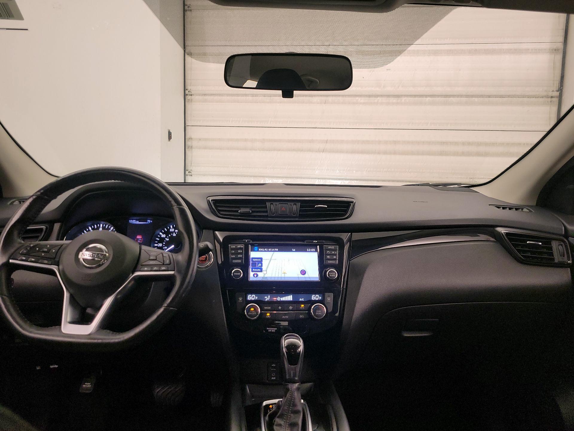 Thumbnail: 2018 Nissan Rogue Sport - 9