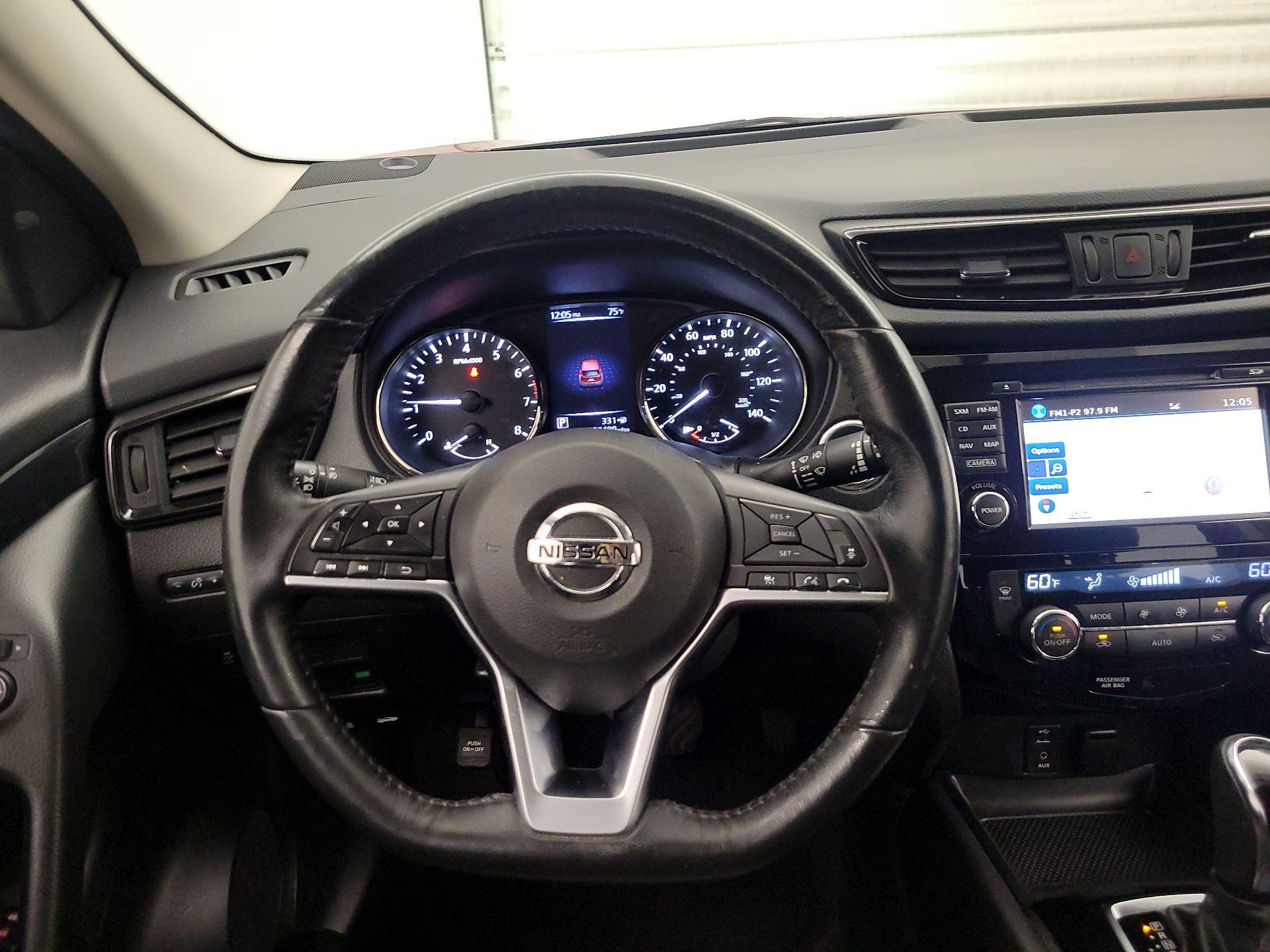 Thumbnail: 2018 Nissan Rogue Sport - 10