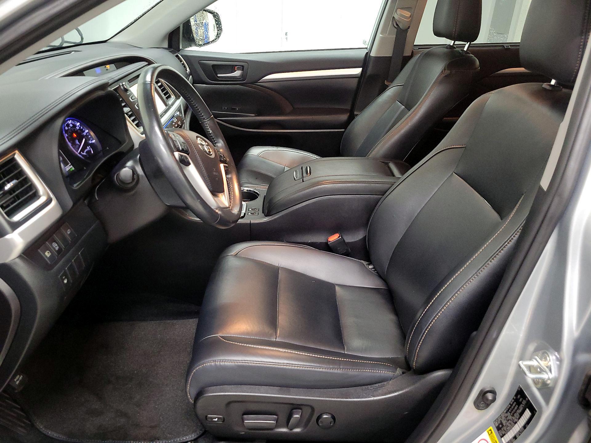 Thumbnail: 2019 Toyota Highlander - 11