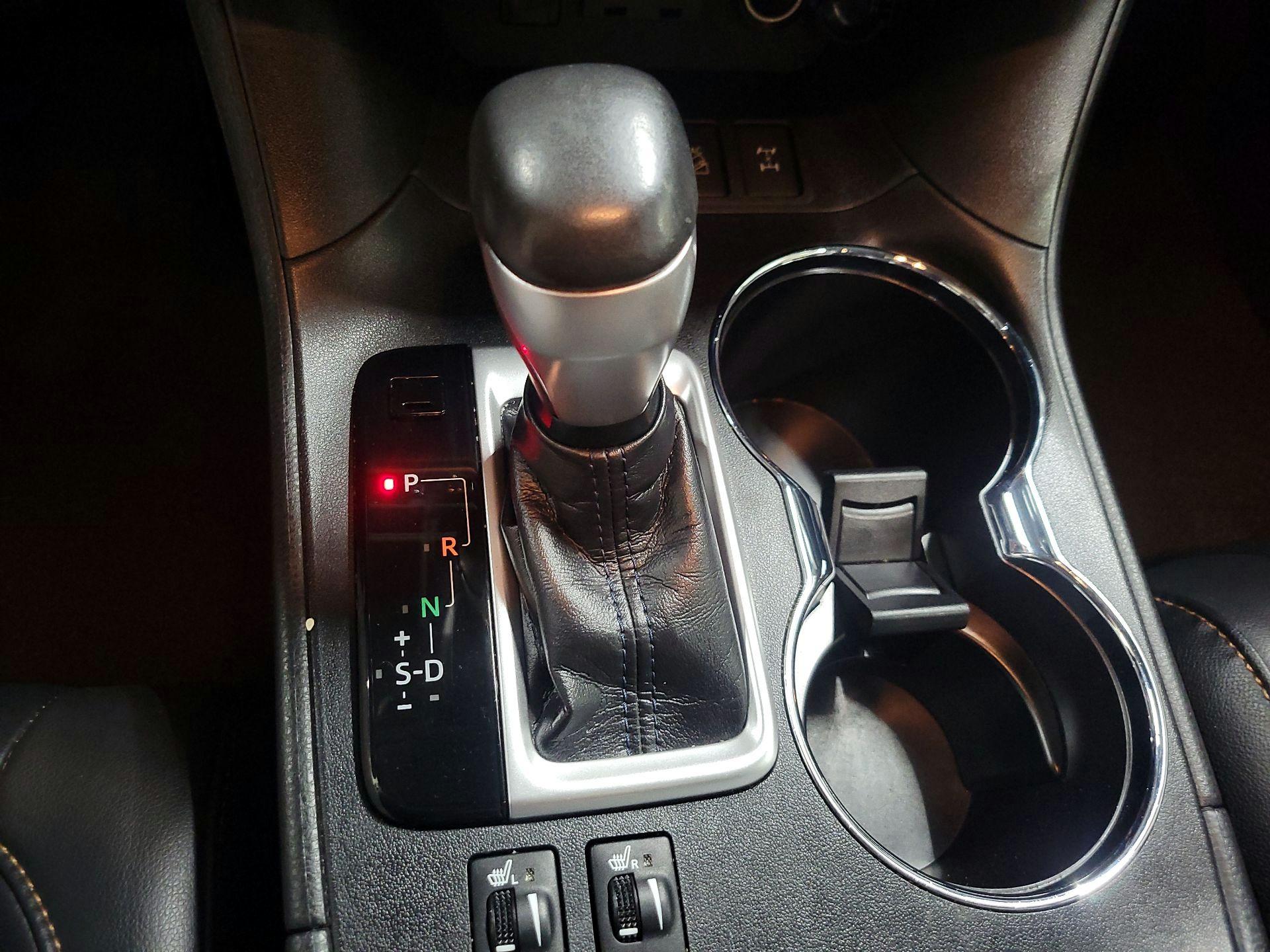 Thumbnail: 2019 Toyota Highlander - 18