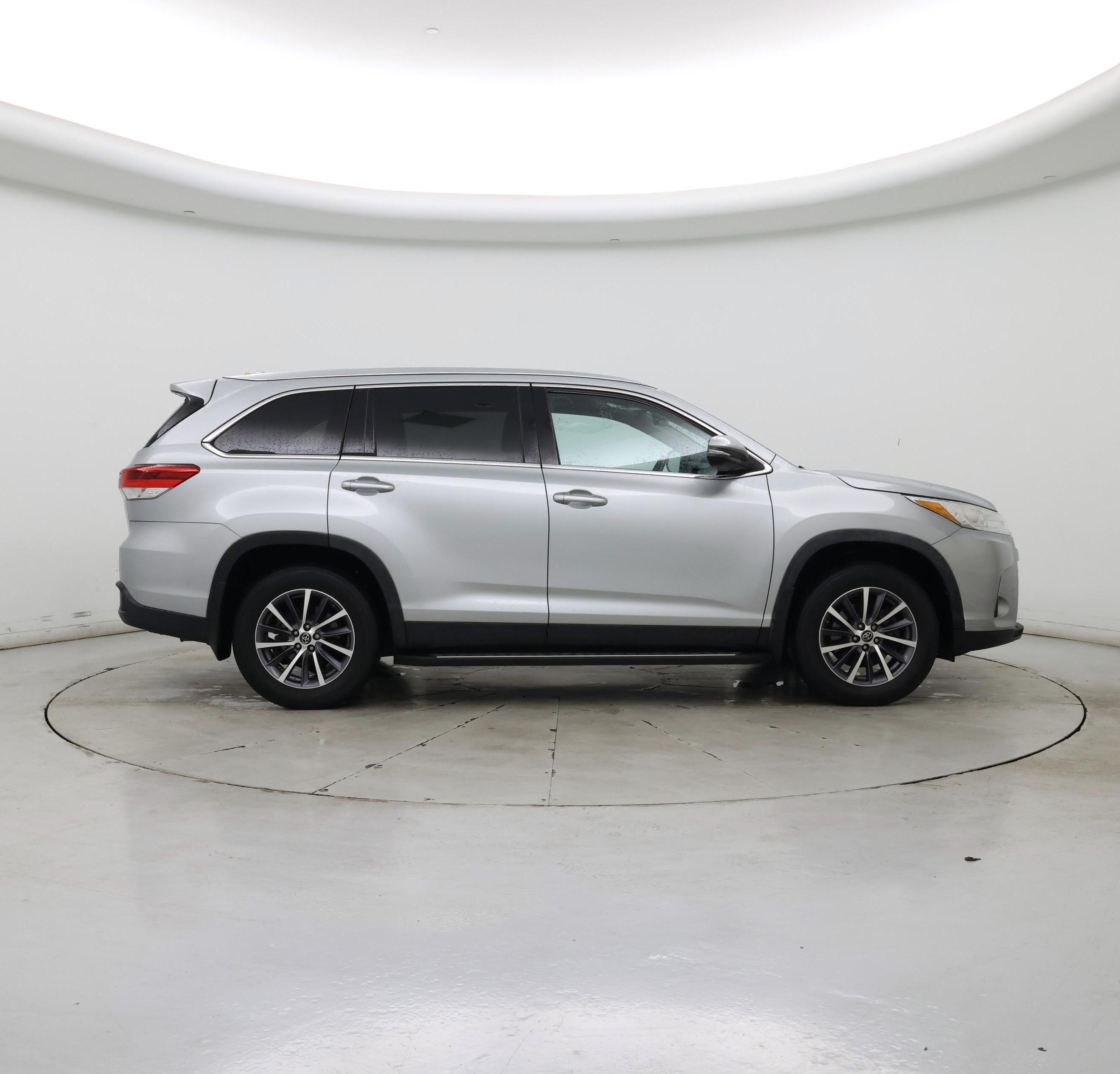 Thumbnail: 2019 Toyota Highlander - 7