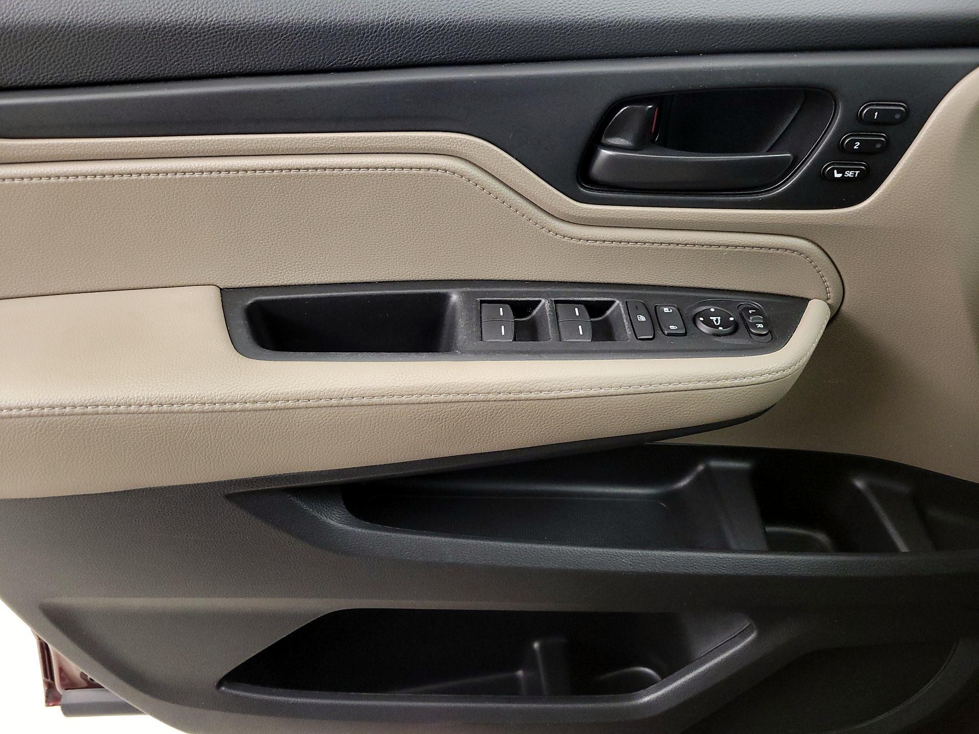 Thumbnail: 2019 Honda Odyssey - 12