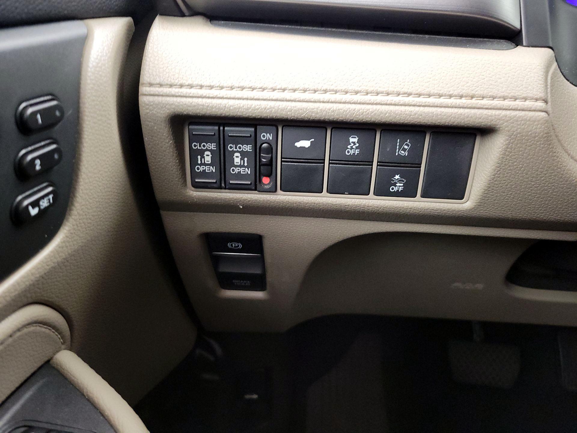 Thumbnail: 2019 Honda Odyssey - 13