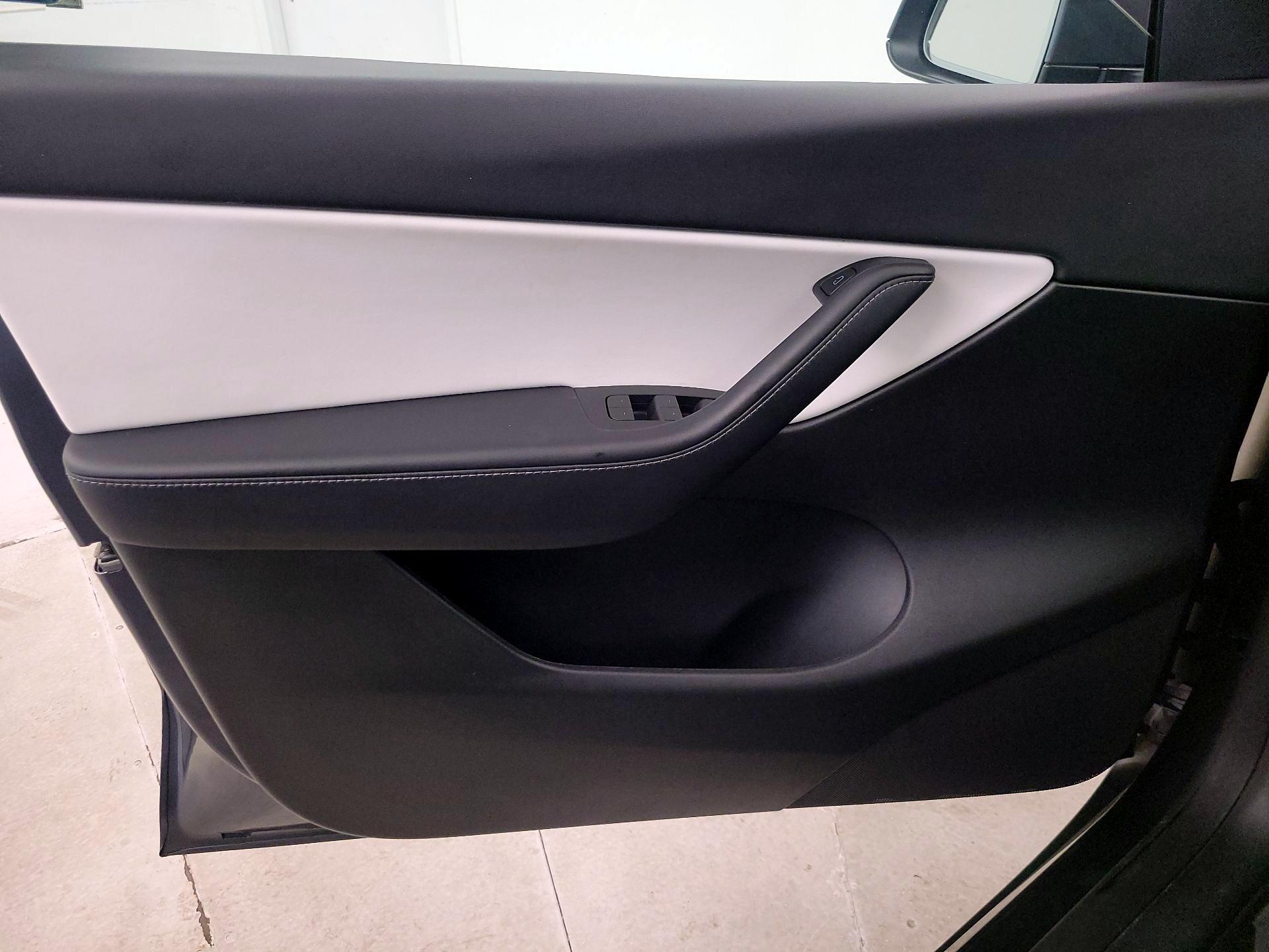 Thumbnail: 2022 Tesla Model Y - 12