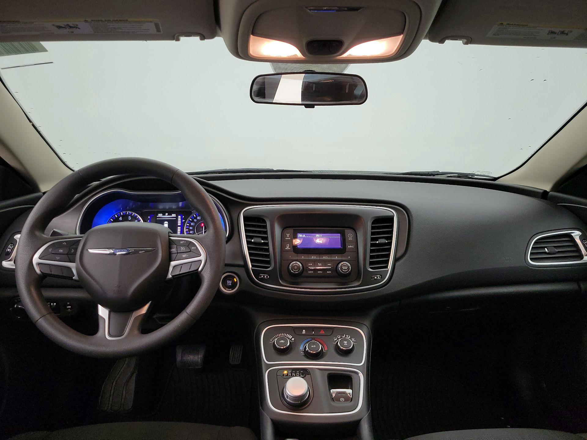 Thumbnail: 2016 Chrysler 200 - 9