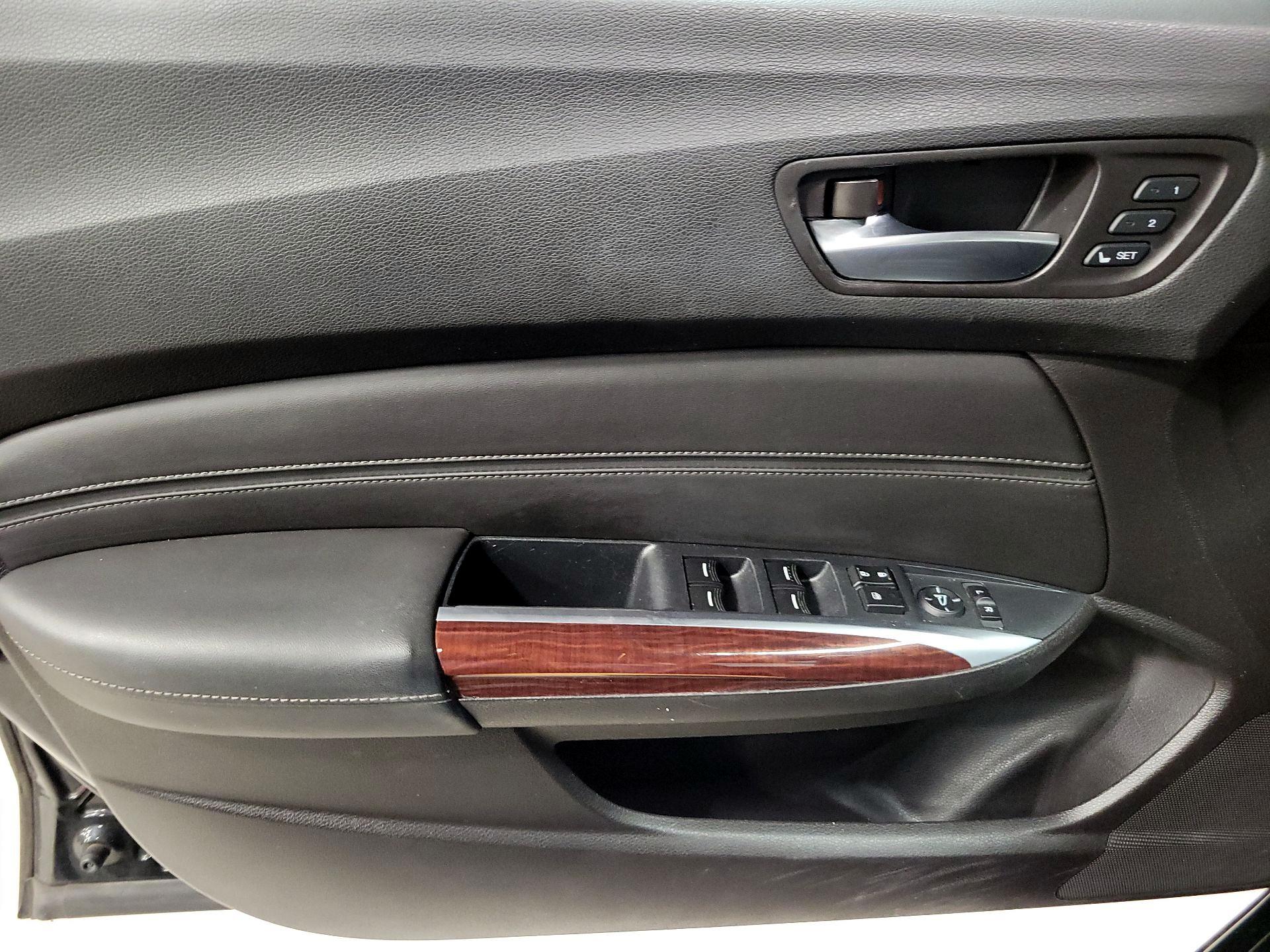 Thumbnail: 2017 Acura TLX - 12