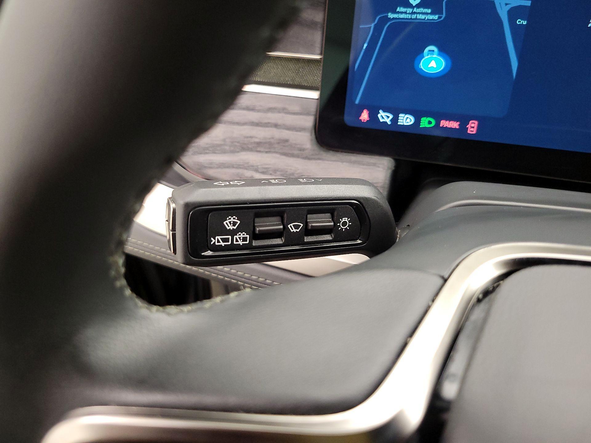 Thumbnail: 2022 Rivian R1S - 13