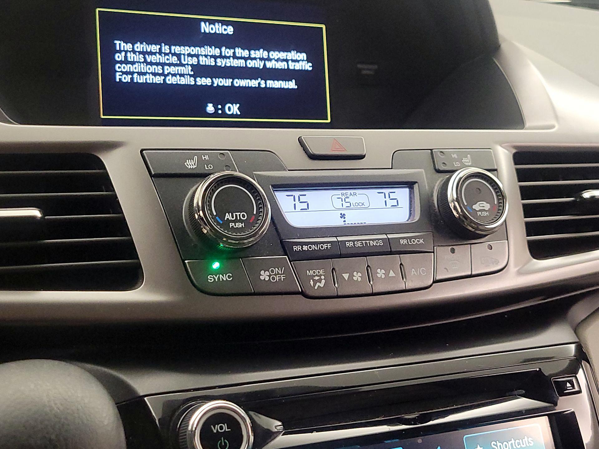 Thumbnail: 2015 Honda Odyssey - 16