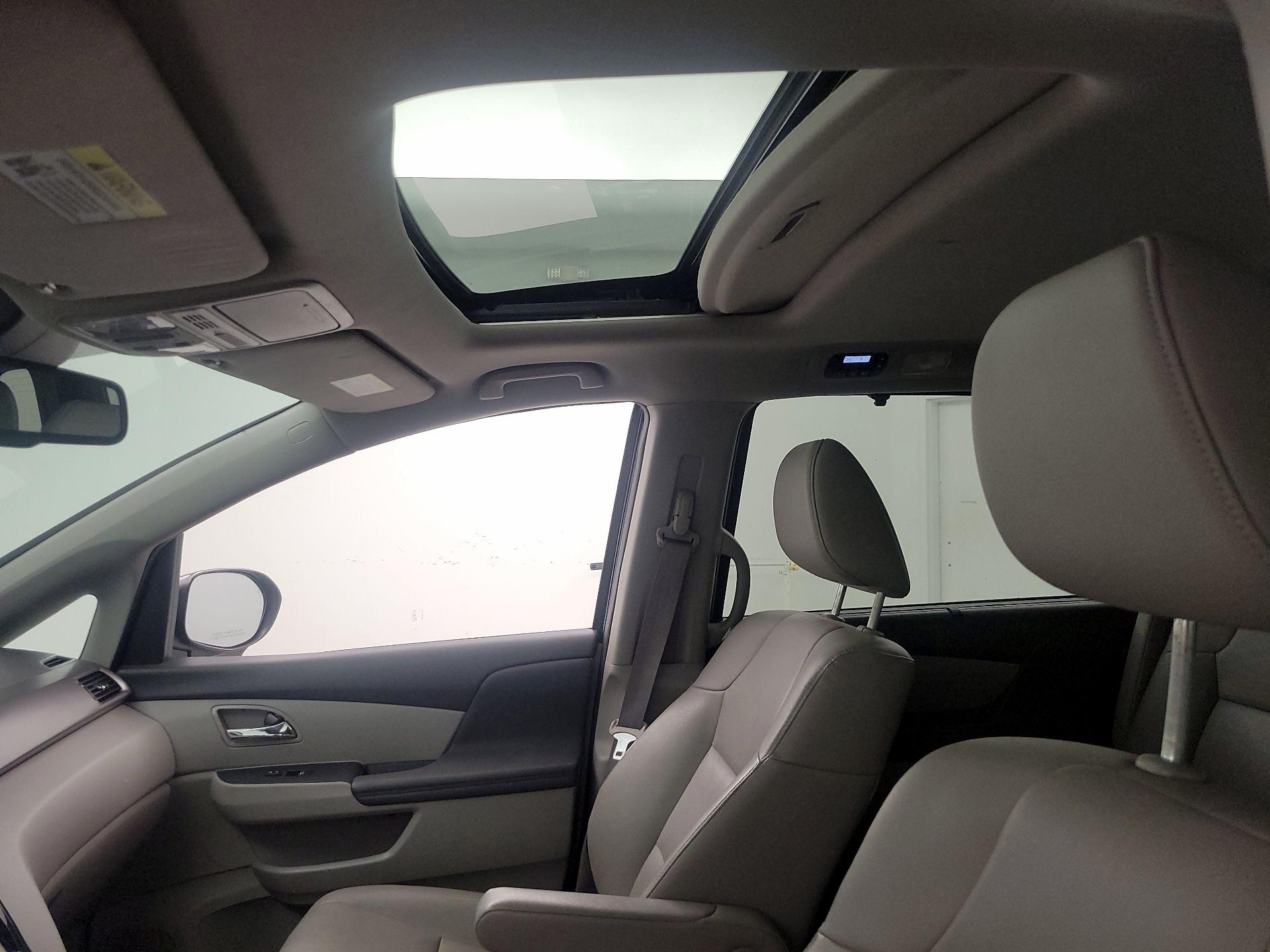 Thumbnail: 2015 Honda Odyssey - 19