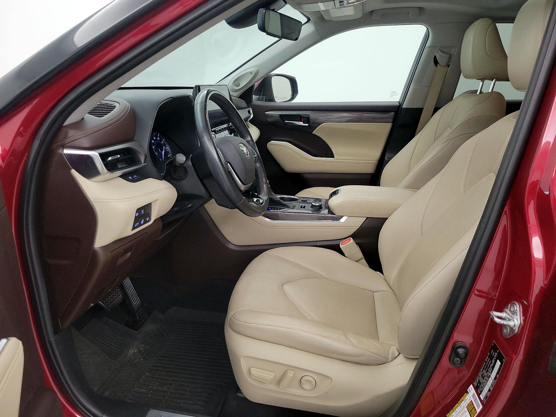 Thumbnail: 2021 Toyota Highlander - 11