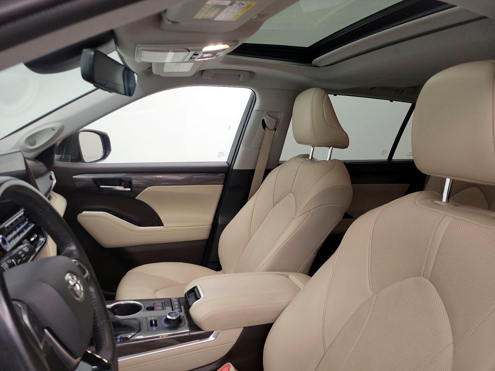 Thumbnail: 2021 Toyota Highlander - 20