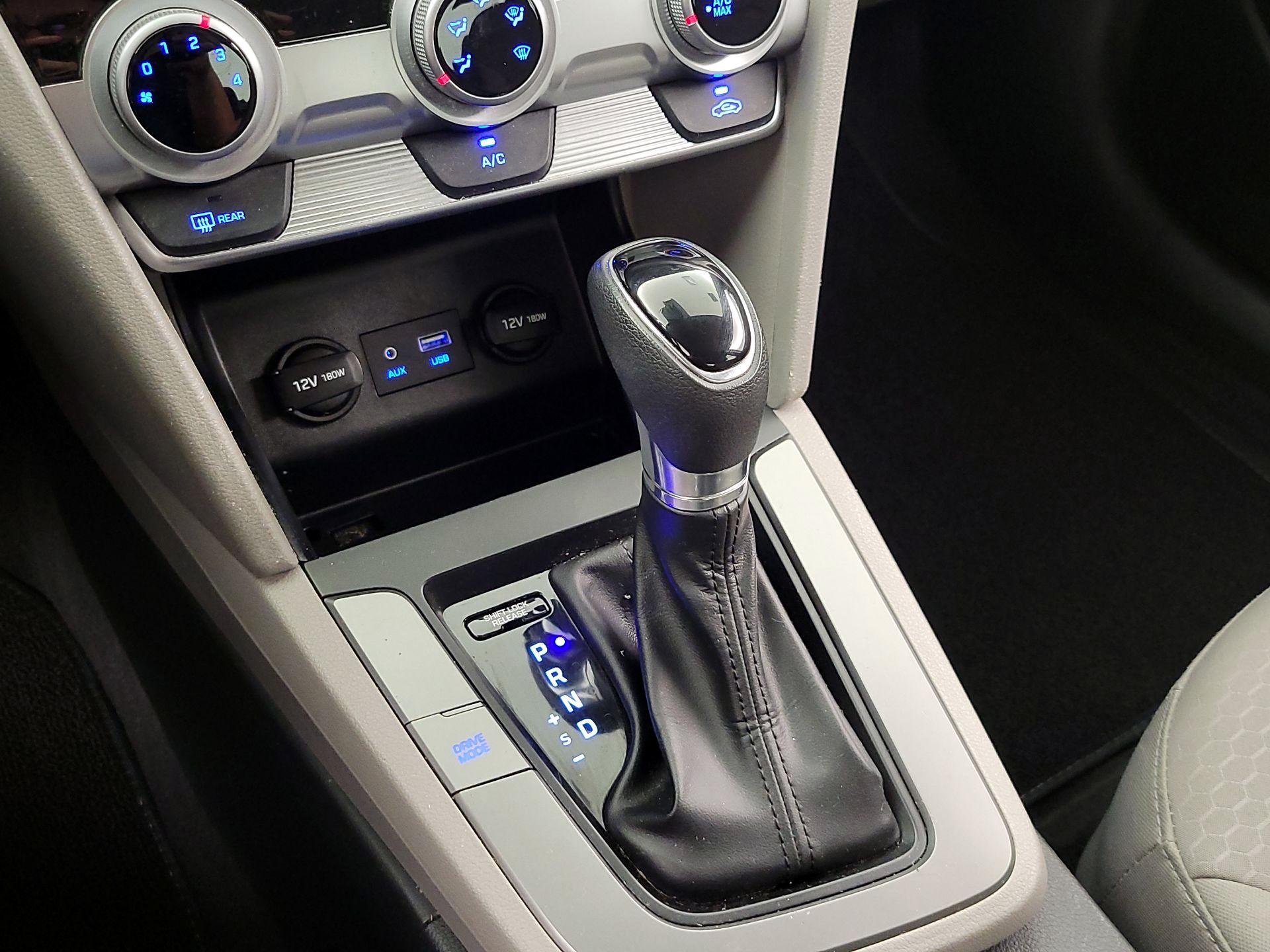 Thumbnail: 2019 Hyundai Elantra - 17