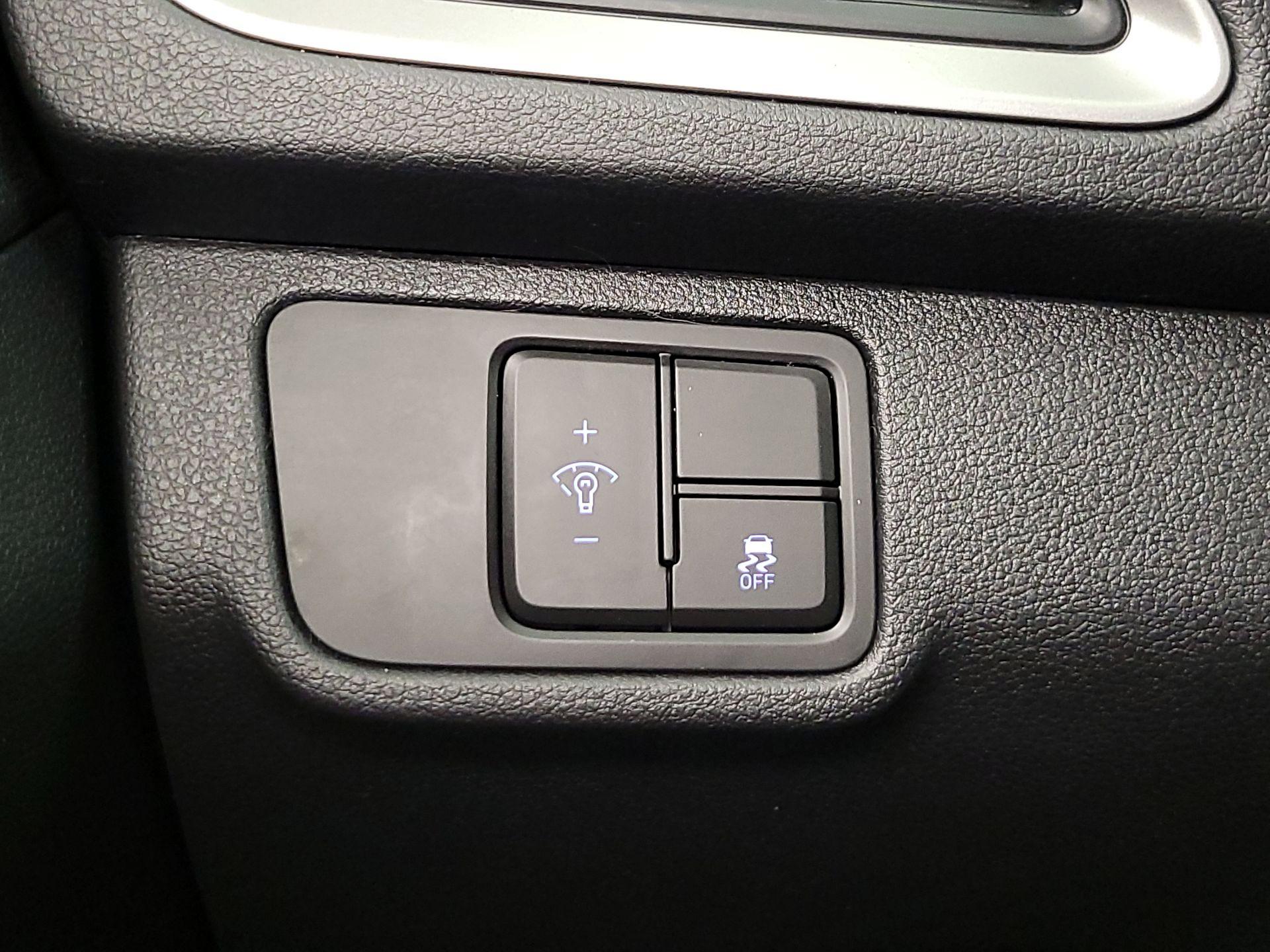 Thumbnail: 2021 Hyundai Accent - 13