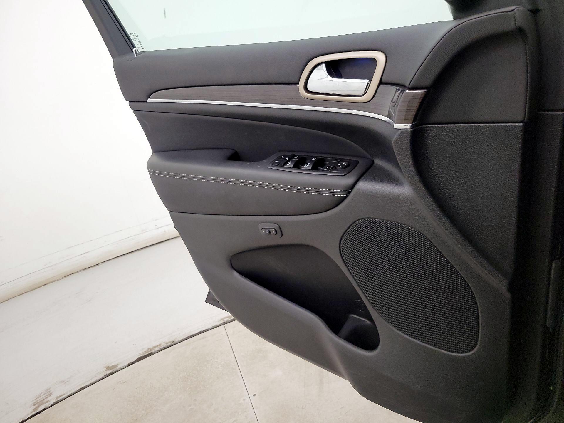 Thumbnail: 2014 Jeep Grand Cherokee - 12