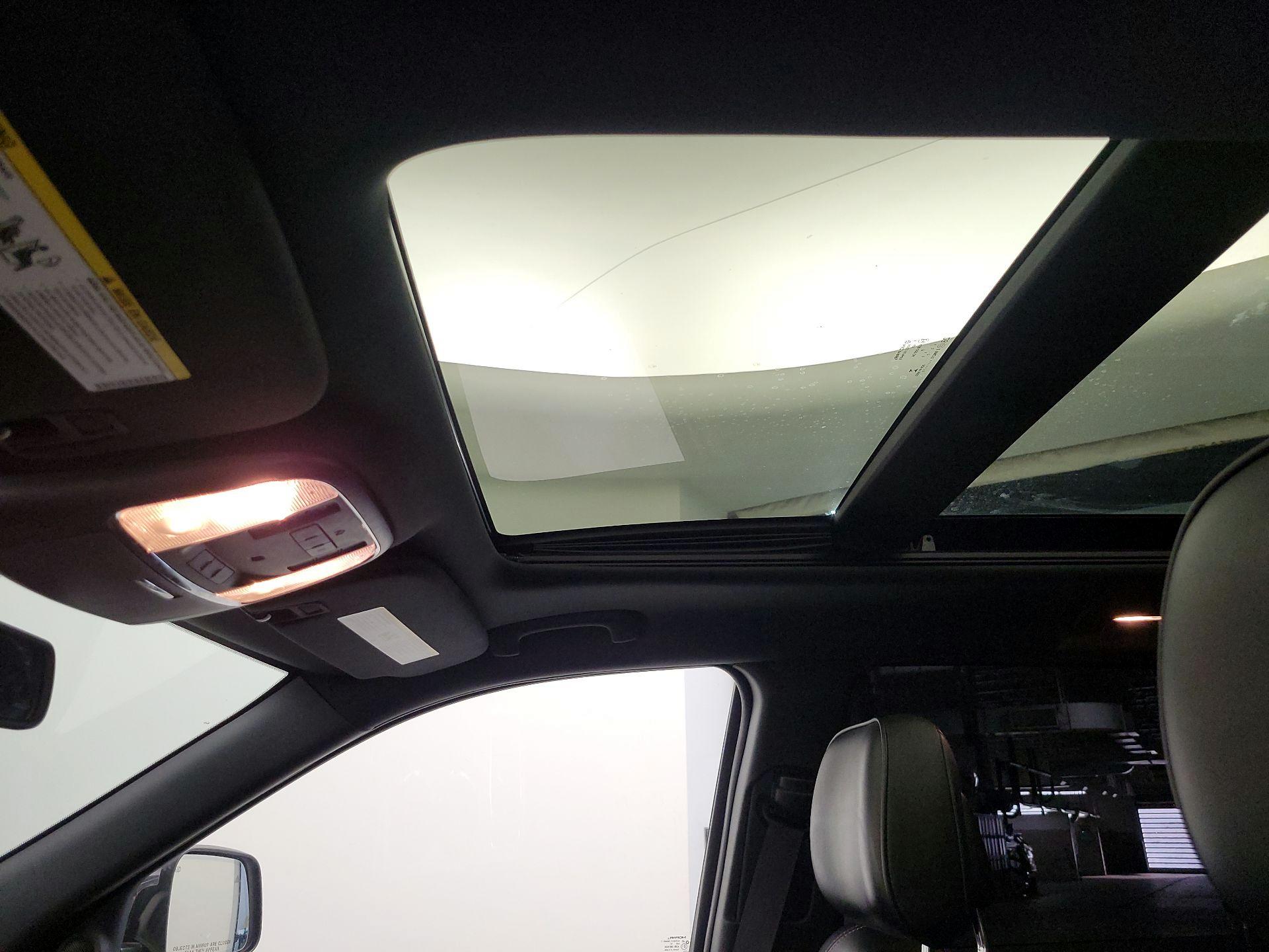 Thumbnail: 2014 Jeep Grand Cherokee - 20