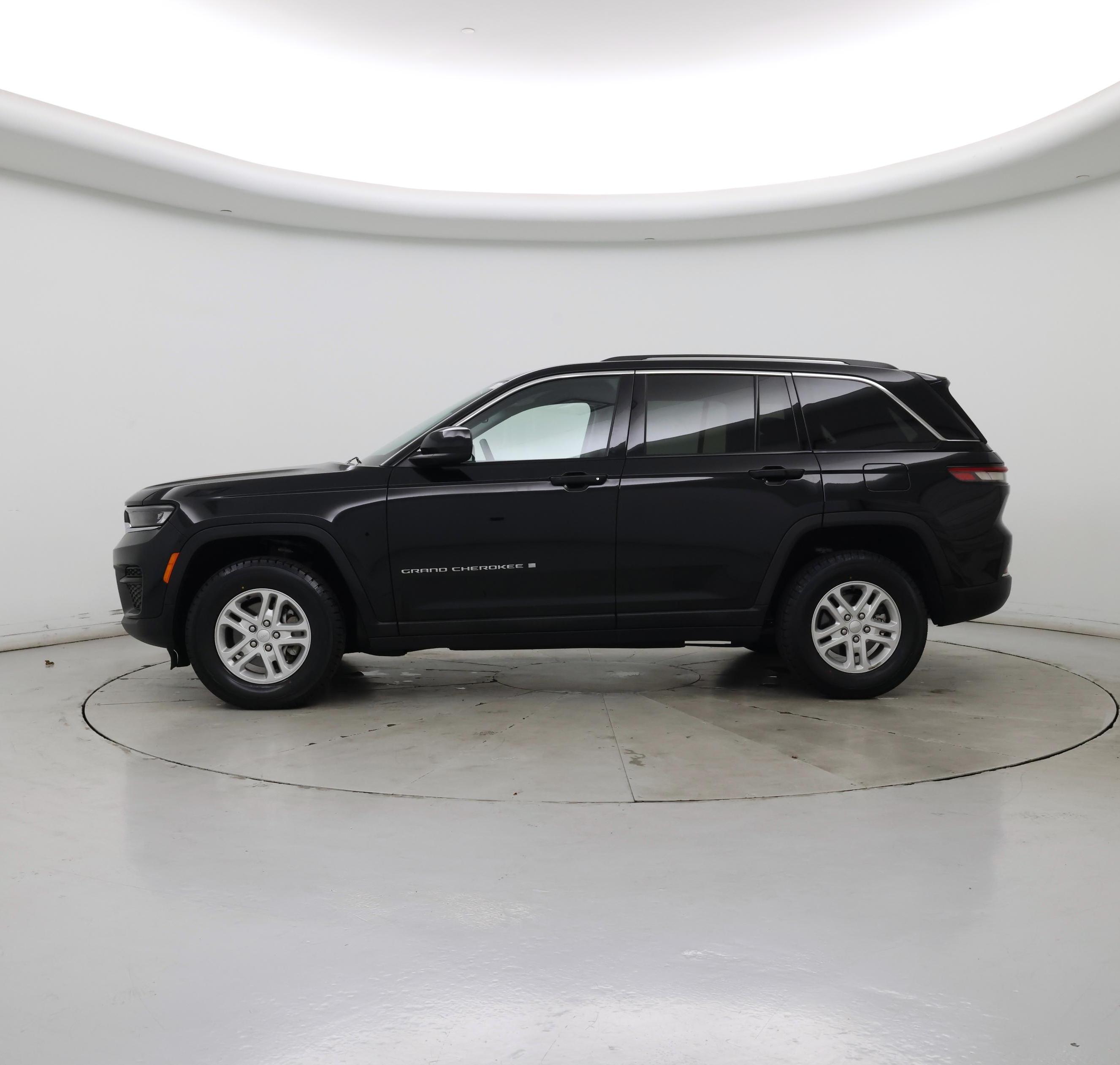 Thumbnail: 2023 Jeep Grand Cherokee - 3
