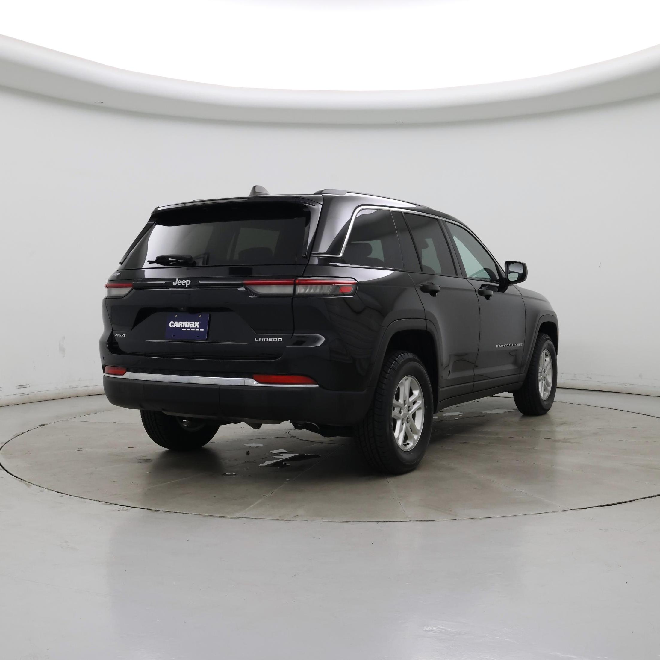 Thumbnail: 2023 Jeep Grand Cherokee - 8