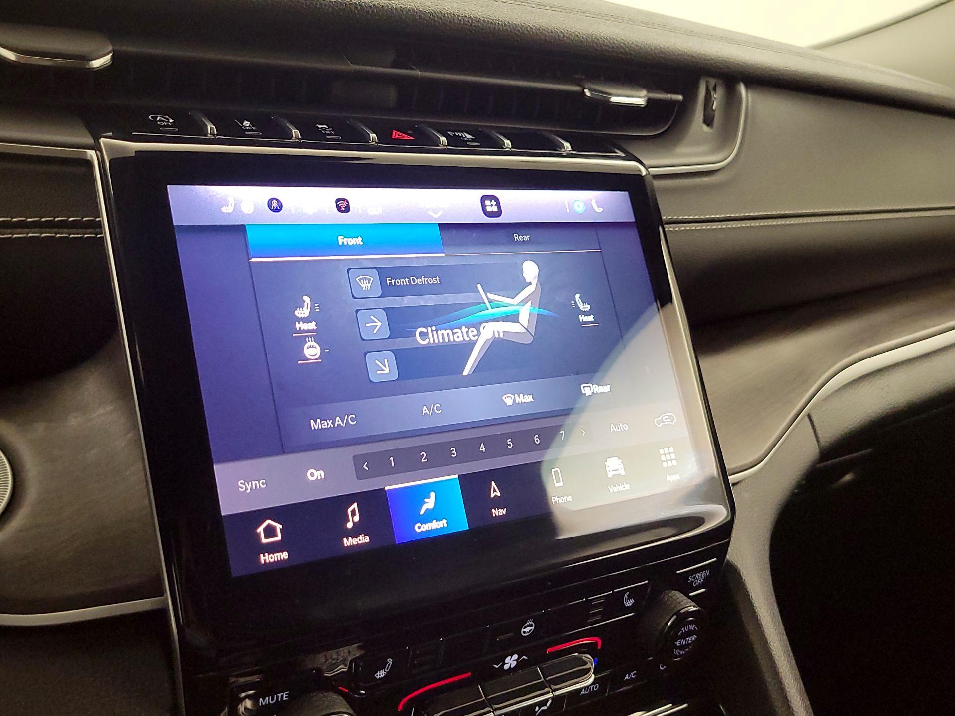 Thumbnail: 2023 Jeep Grand Cherokee L - 17