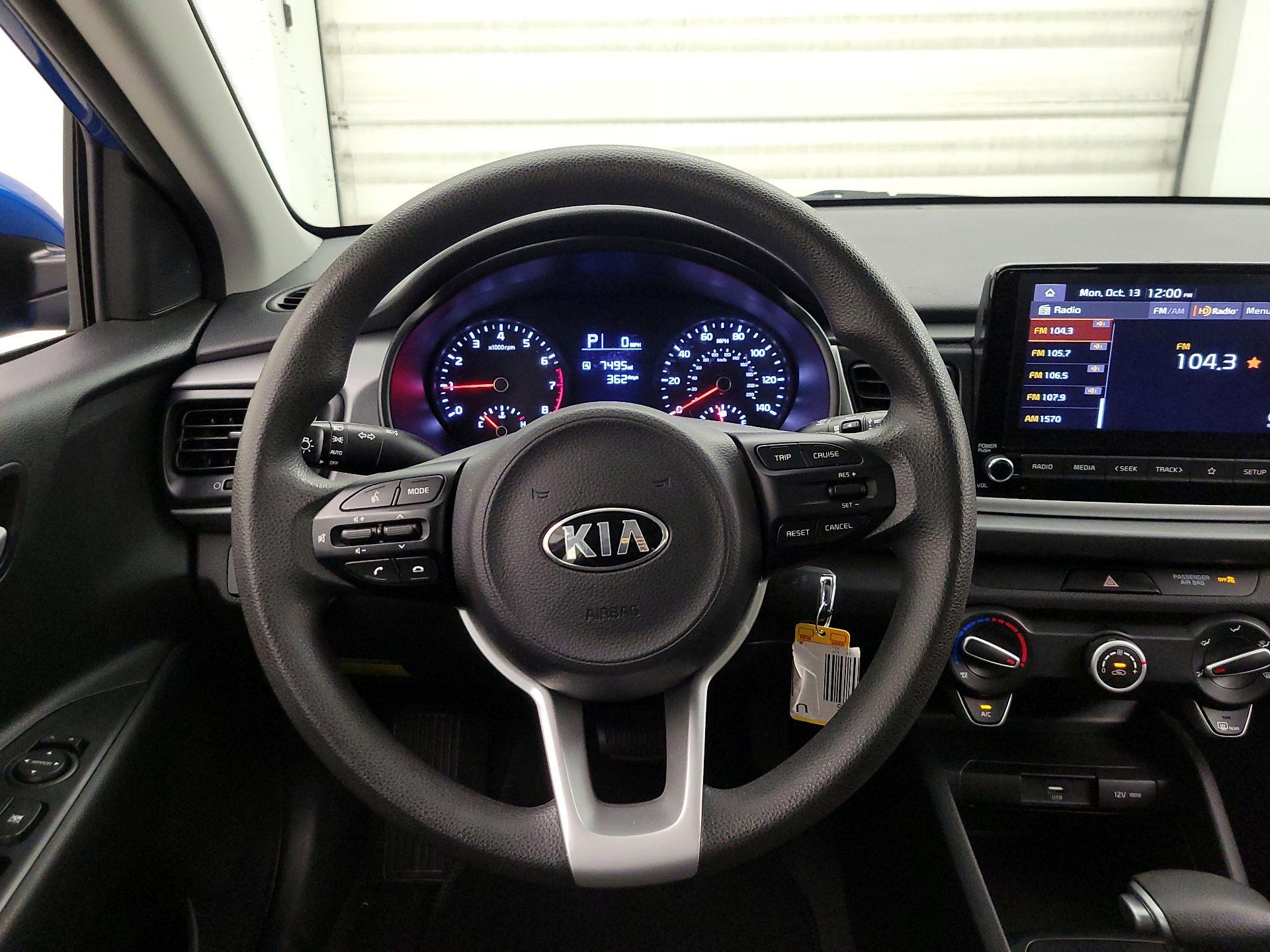 Thumbnail: 2021 Kia Rio - 10