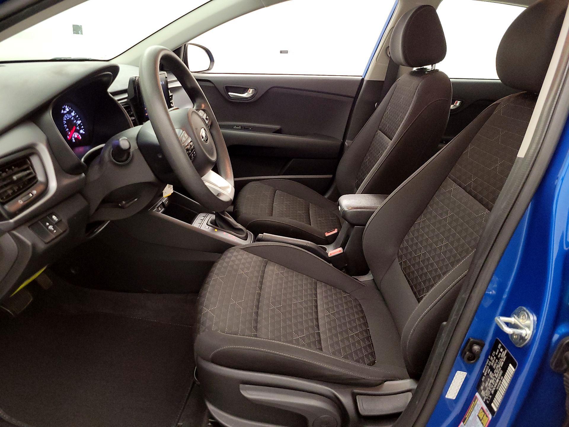 Thumbnail: 2021 Kia Rio - 11