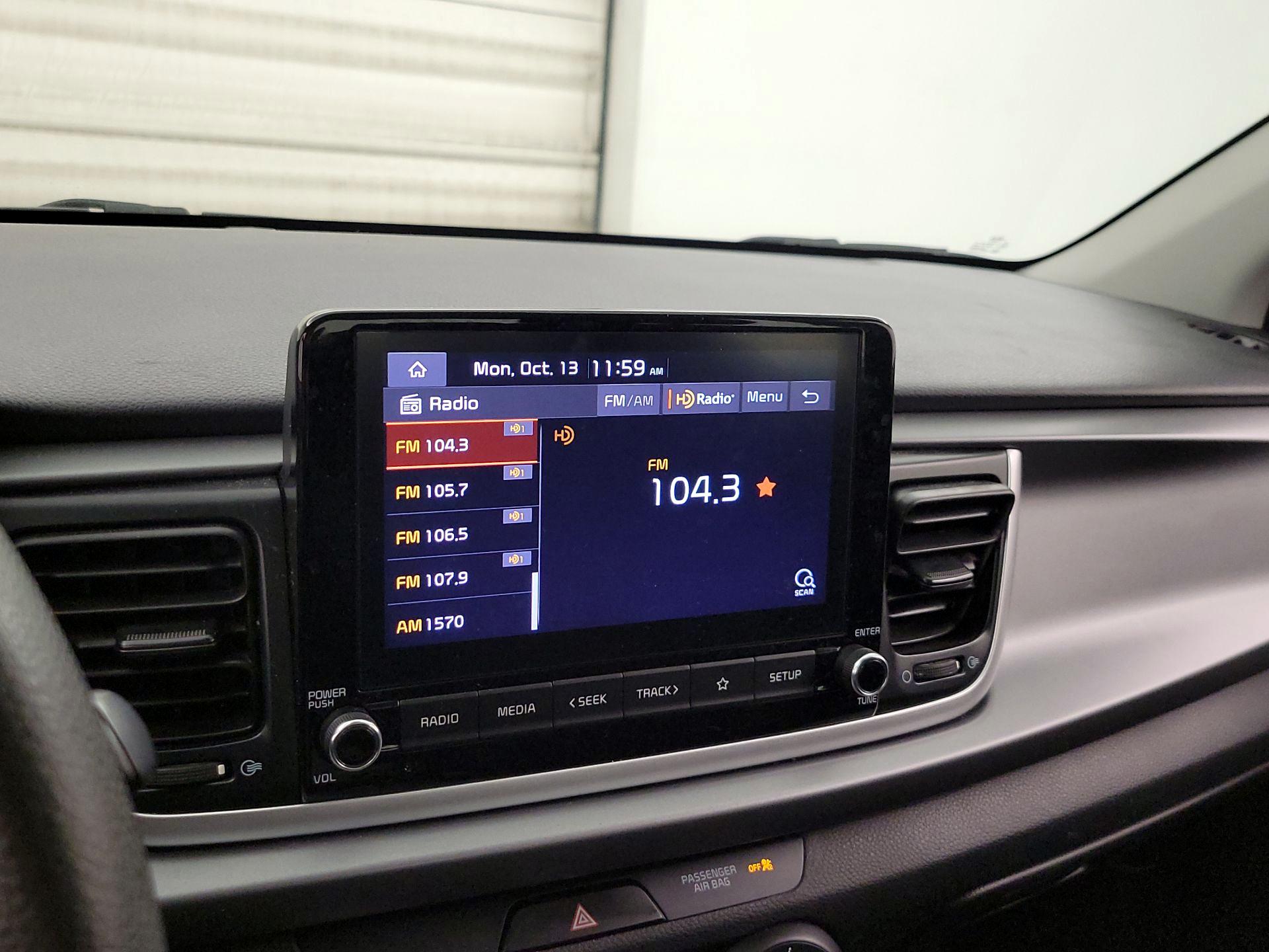 Thumbnail: 2021 Kia Rio - 15