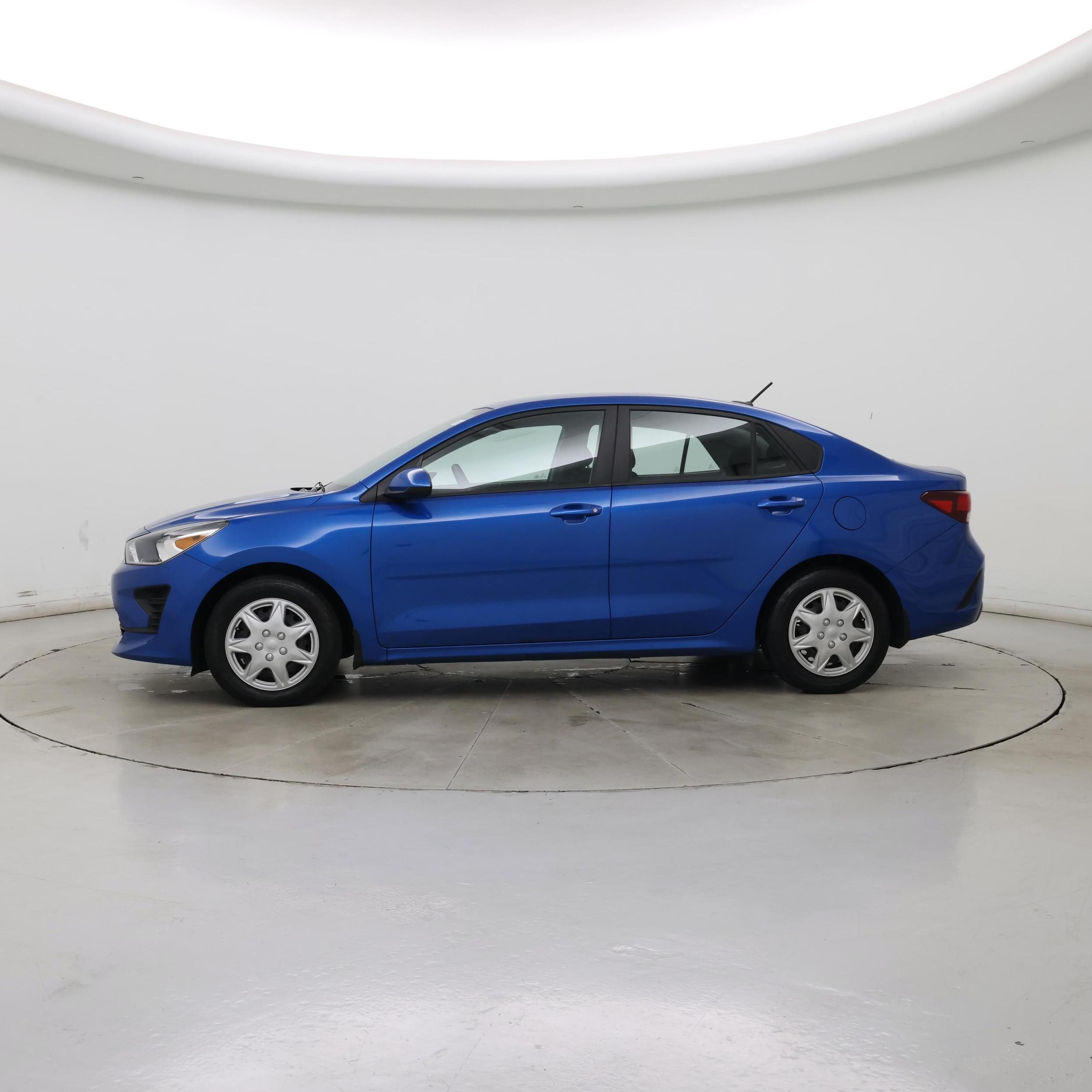 Thumbnail: 2021 Kia Rio - 3