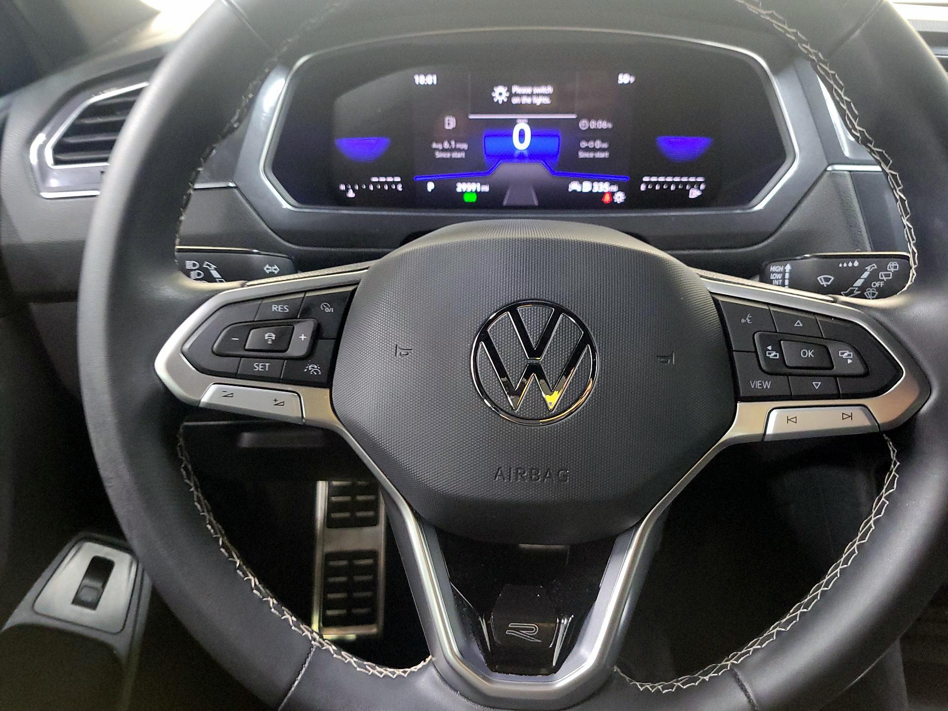 Thumbnail: 2023 Volkswagen Tiguan - 10