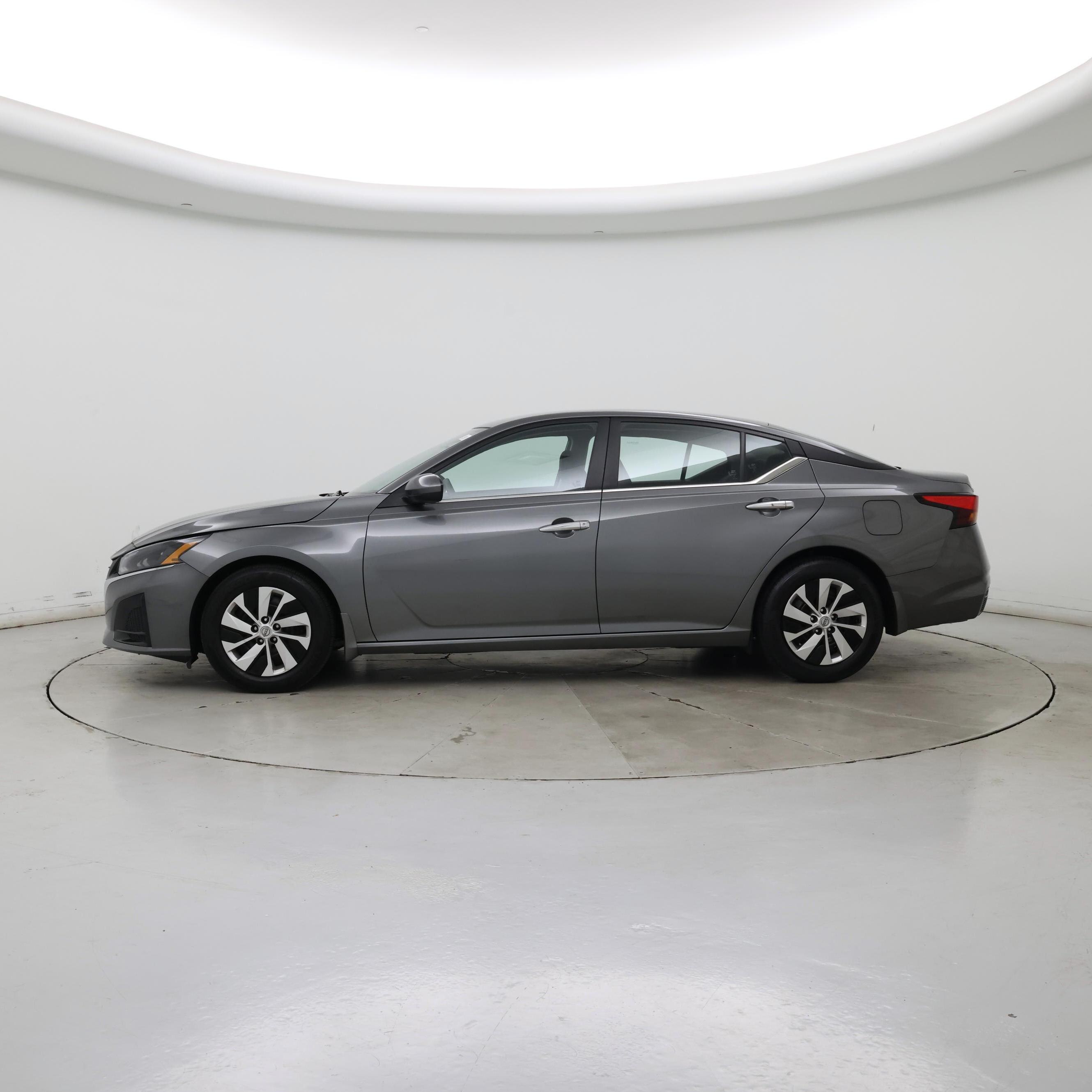 Thumbnail: 2023 Nissan Altima - 3